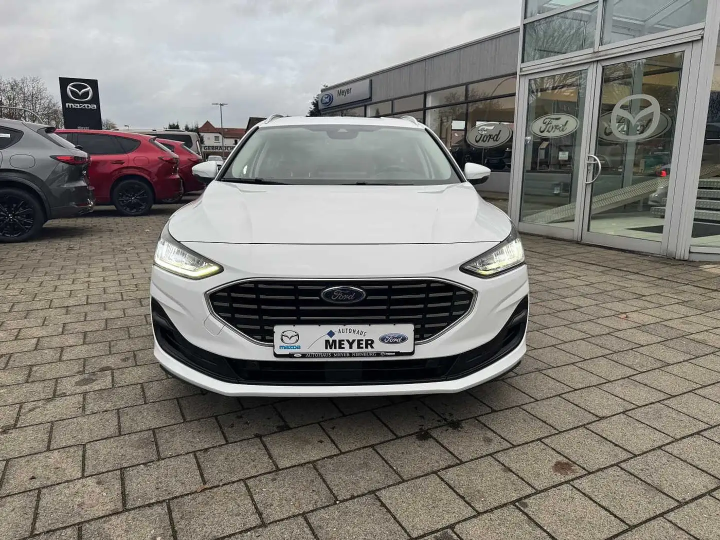 Ford Focus Turnier 1.5 EcoBlue Titanium Navi/Kamera Blanc - 2