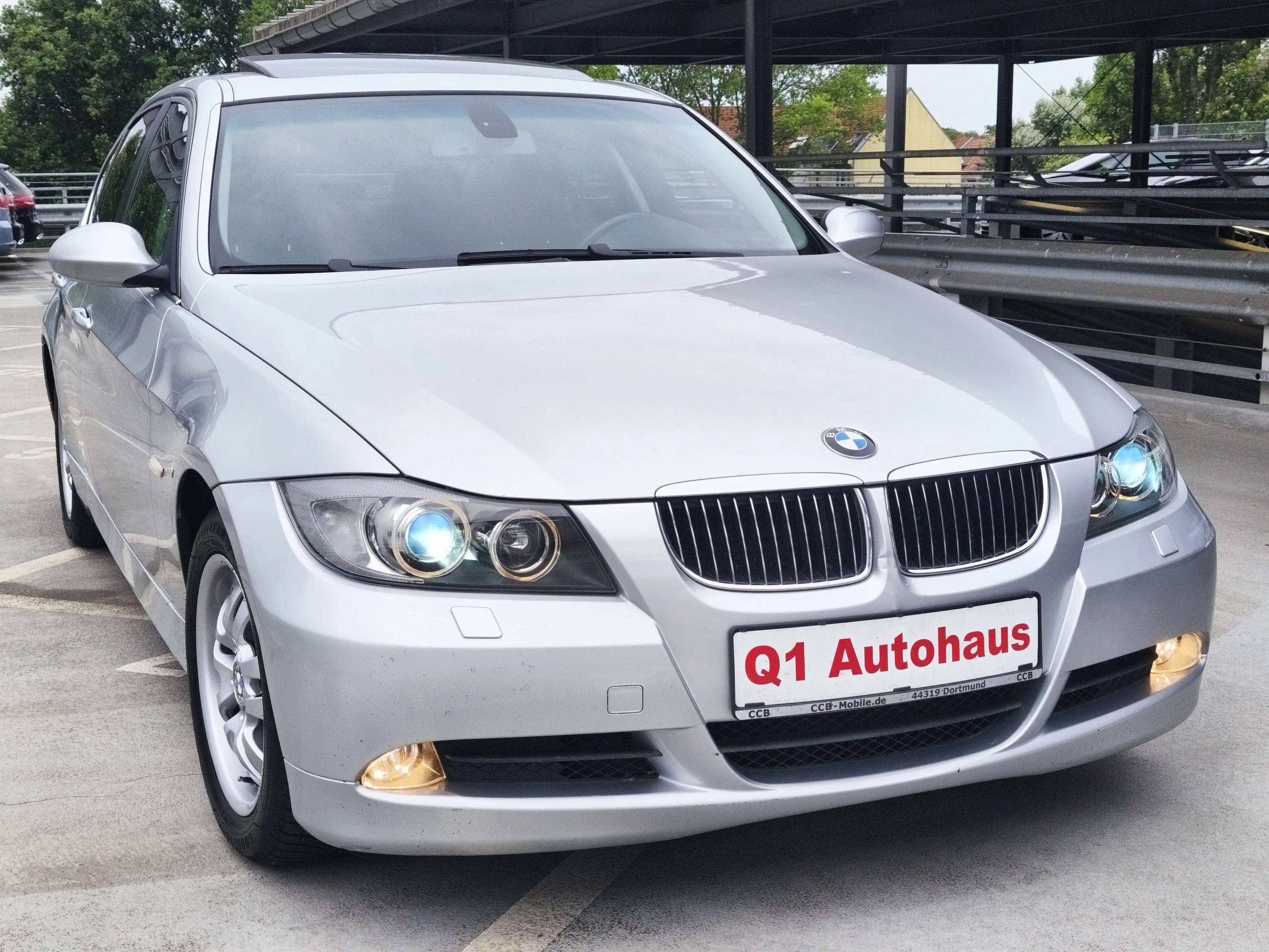 BMW 325 325i AUTOMATIK XENON/PDC/GLASDACH/T.LEDER/ALLWETTER — photo 3