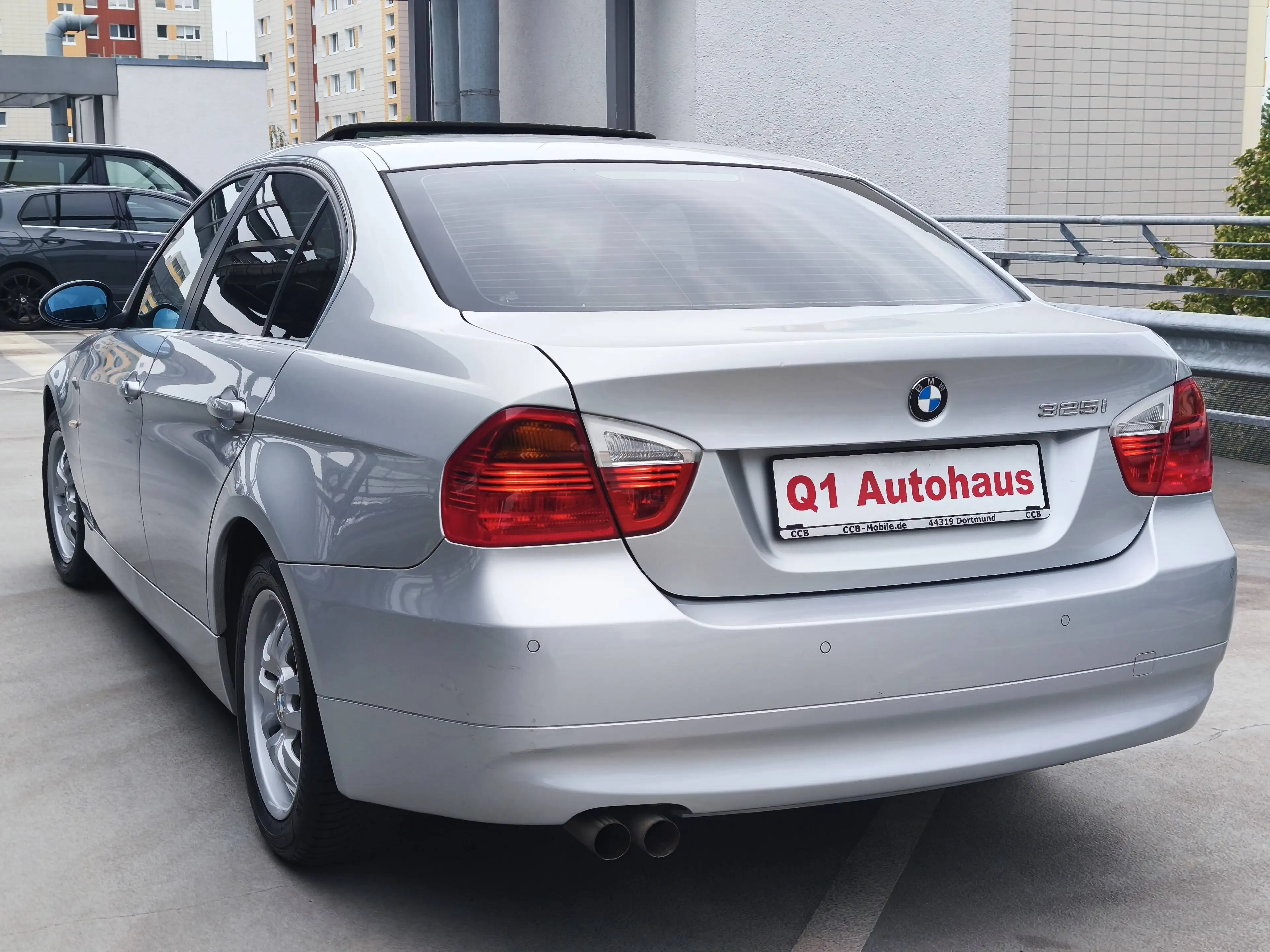 BMW 325 325i AUTOMATIK XENON/PDC/GLASDACH/T.LEDER/ALLWETTER — photo 4
