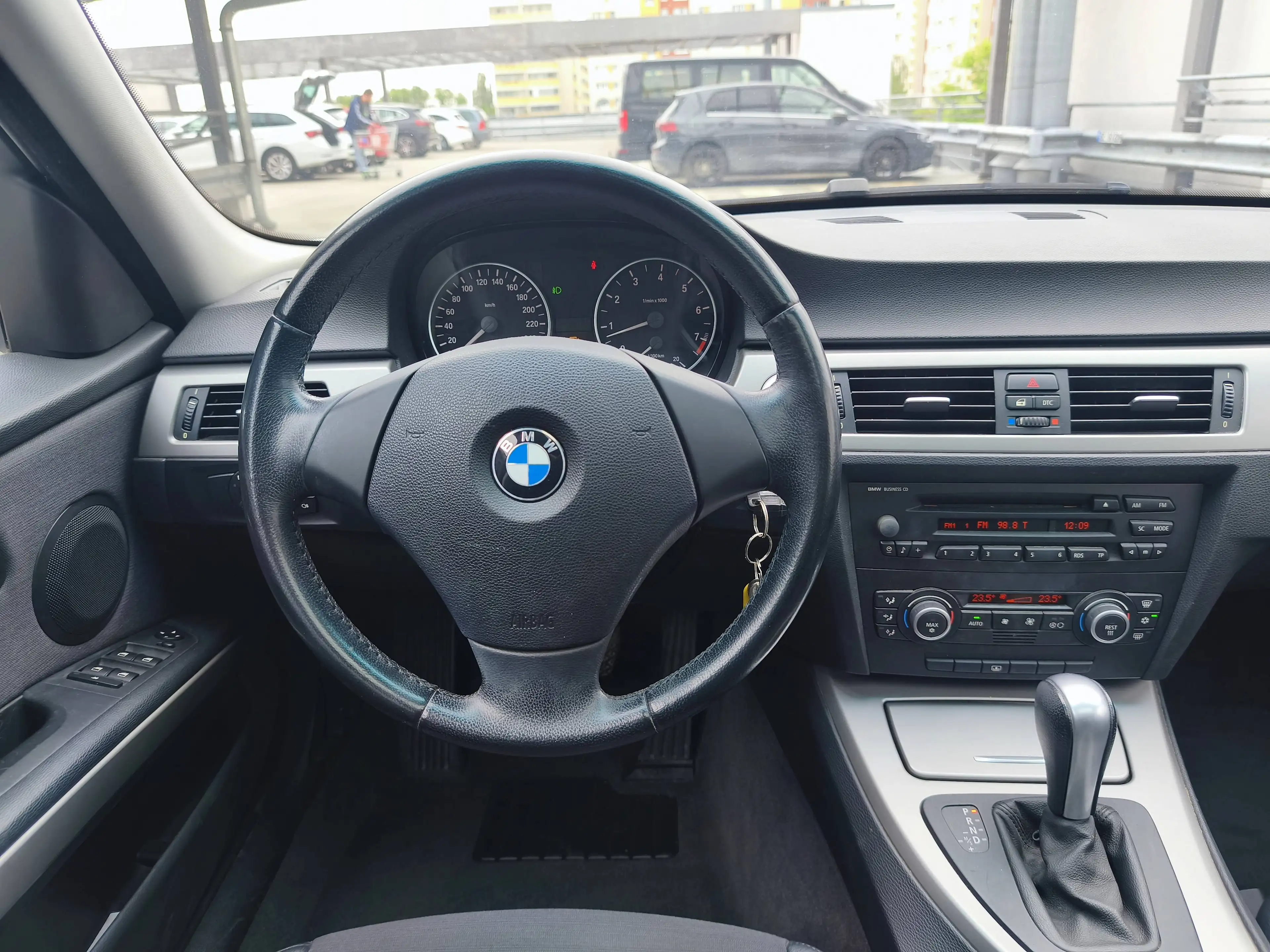 BMW 325 325i AUTOMATIK XENON/PDC/GLASDACH/T.LEDER/ALLWETTER — photo 8