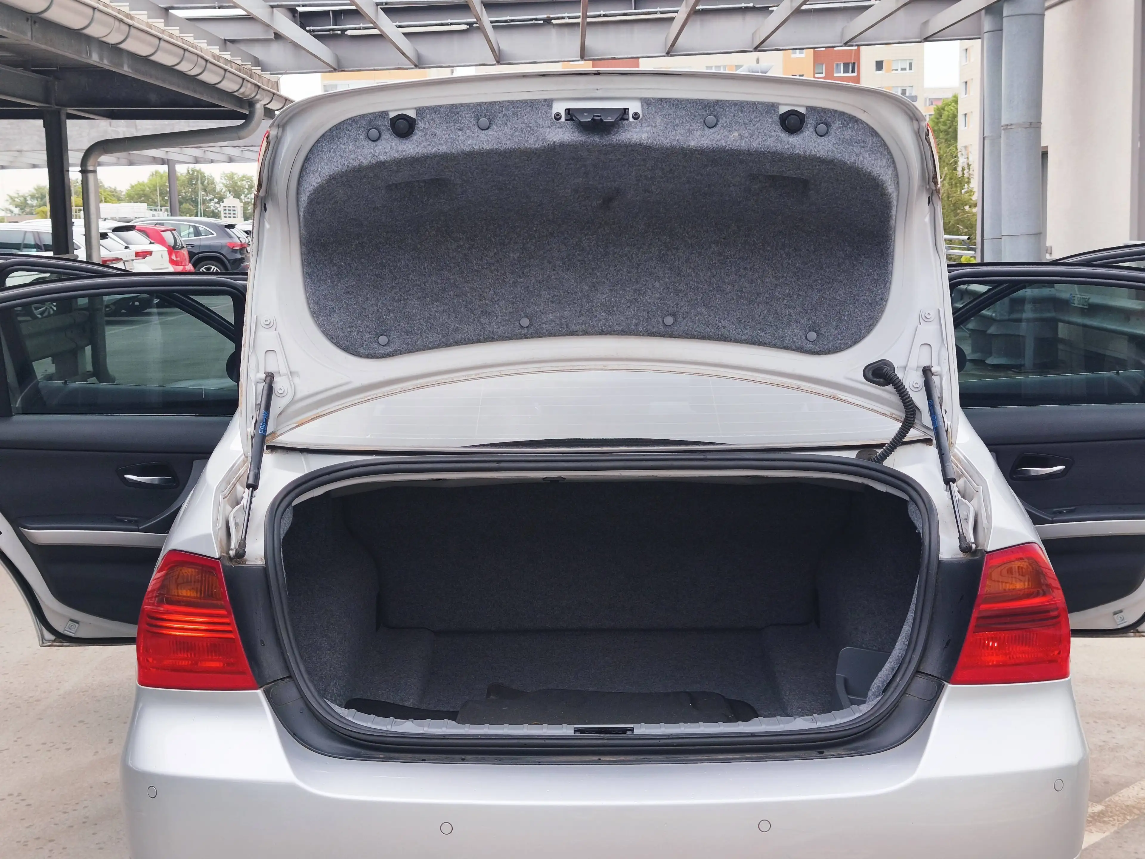 BMW 325 325i AUTOMATIK XENON/PDC/GLASDACH/T.LEDER/ALLWETTER — photo 15