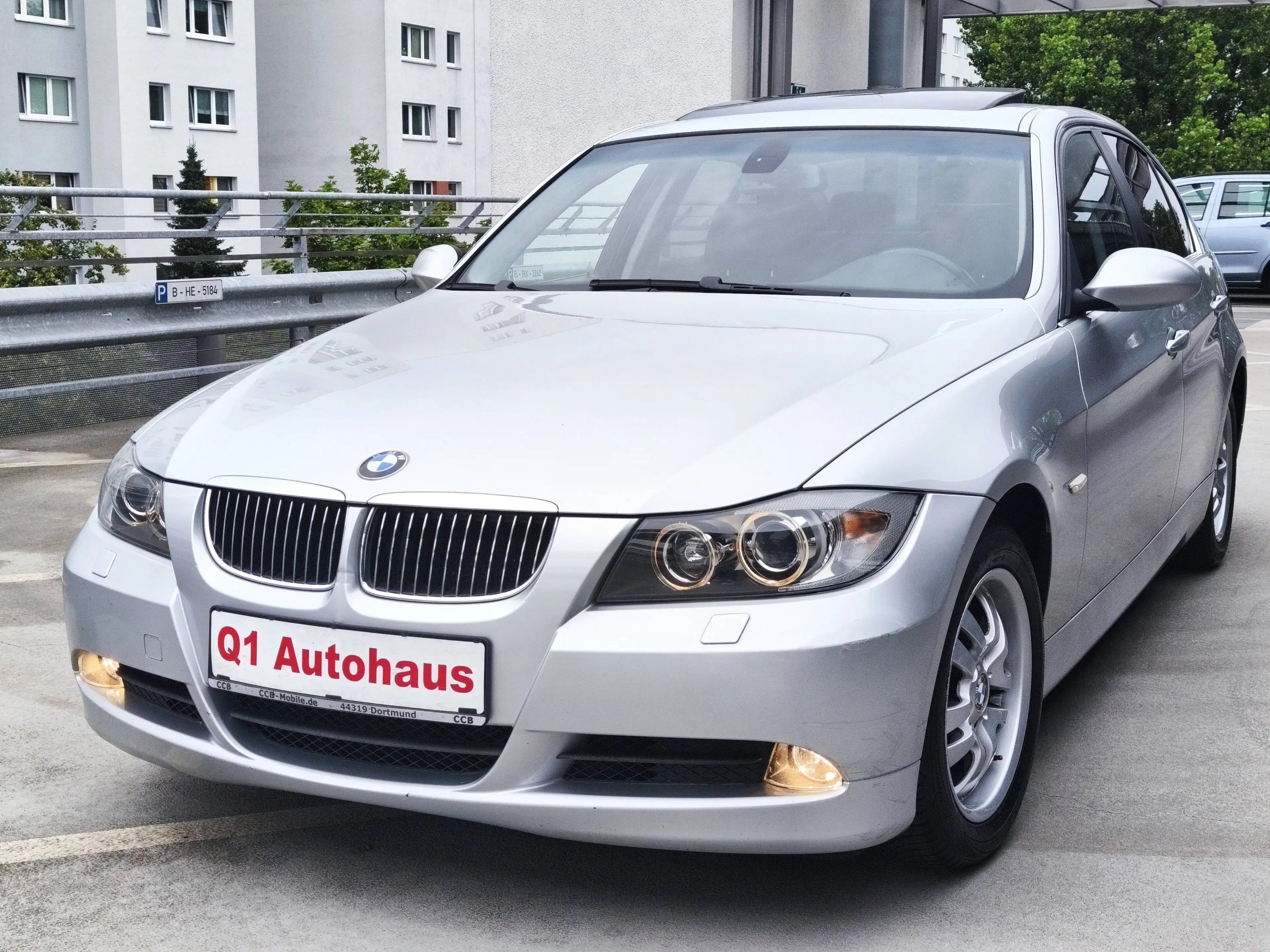 BMW 325 325i AUTOMATIK XENON/PDC/GLASDACH/T.LEDER/ALLWETTER