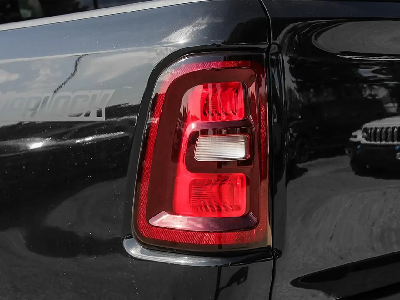 RAM 1500 снимка RAM 1500