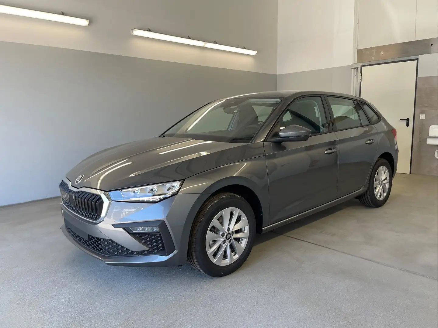 Skoda Scala Facelift 115PS AHK+App-Connect+Garantie 5 Jahre... Grigio - 1