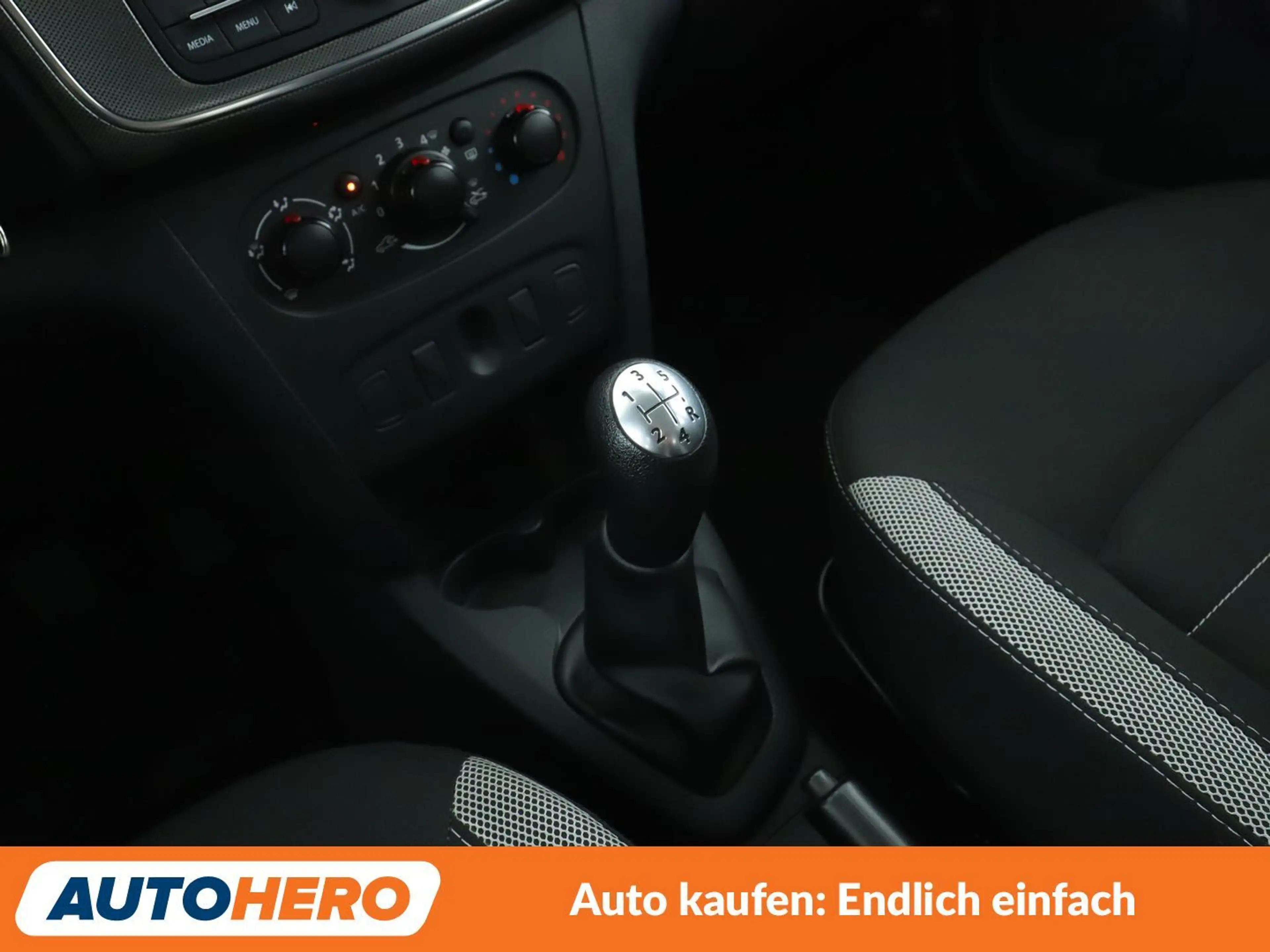 Dacia Sandero 0.9 TCe Stepway Essential *AHK*KLIMA*GARANTIE* — photo 23