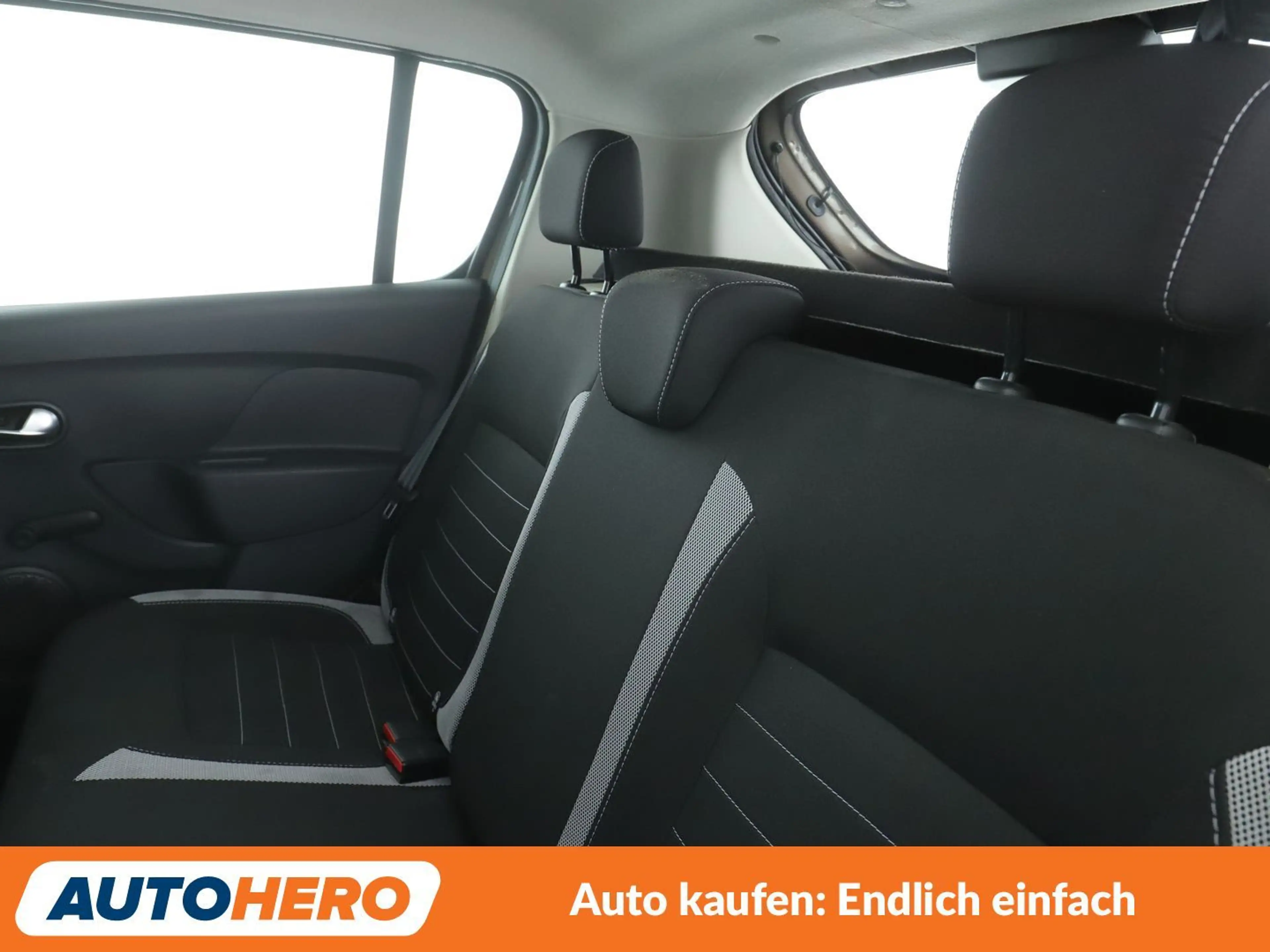 Dacia Sandero 0.9 TCe Stepway Essential *AHK*KLIMA*GARANTIE* — photo 14