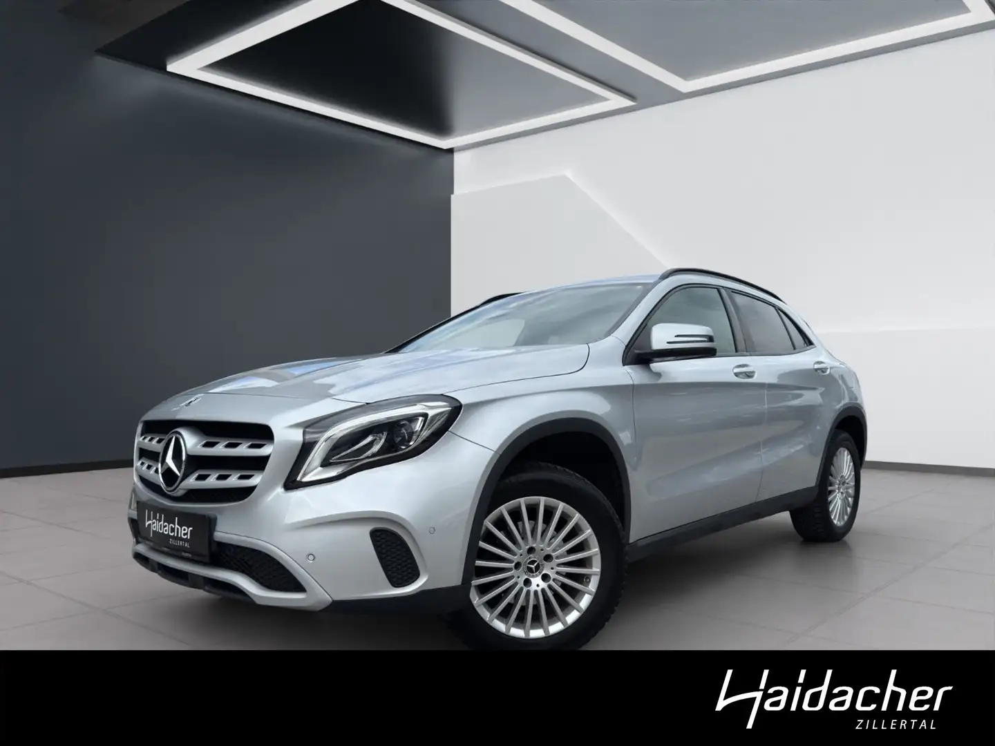 Mercedes-Benz GLA 200 d PTS Shz LED eHeck RKam Klima Silber - 1