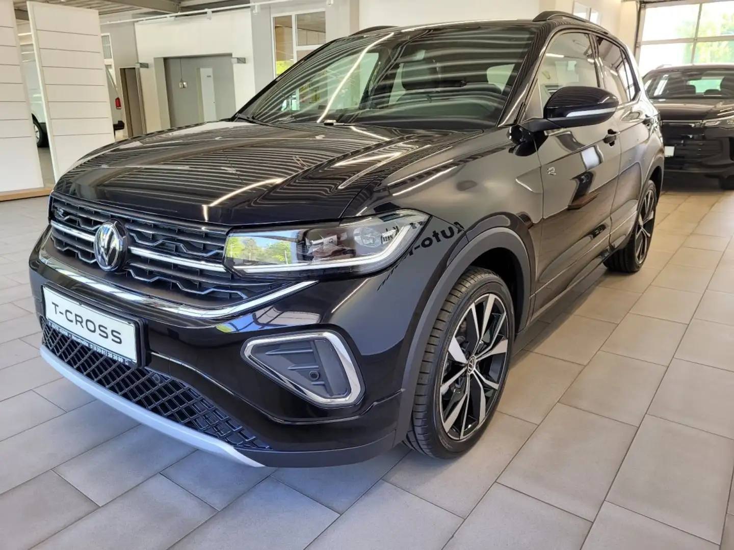 Volkswagen T-Cross 1.0 TSI 85KW DSG R-Line IQ-Light,Nav,ACC, Schwarz - 2