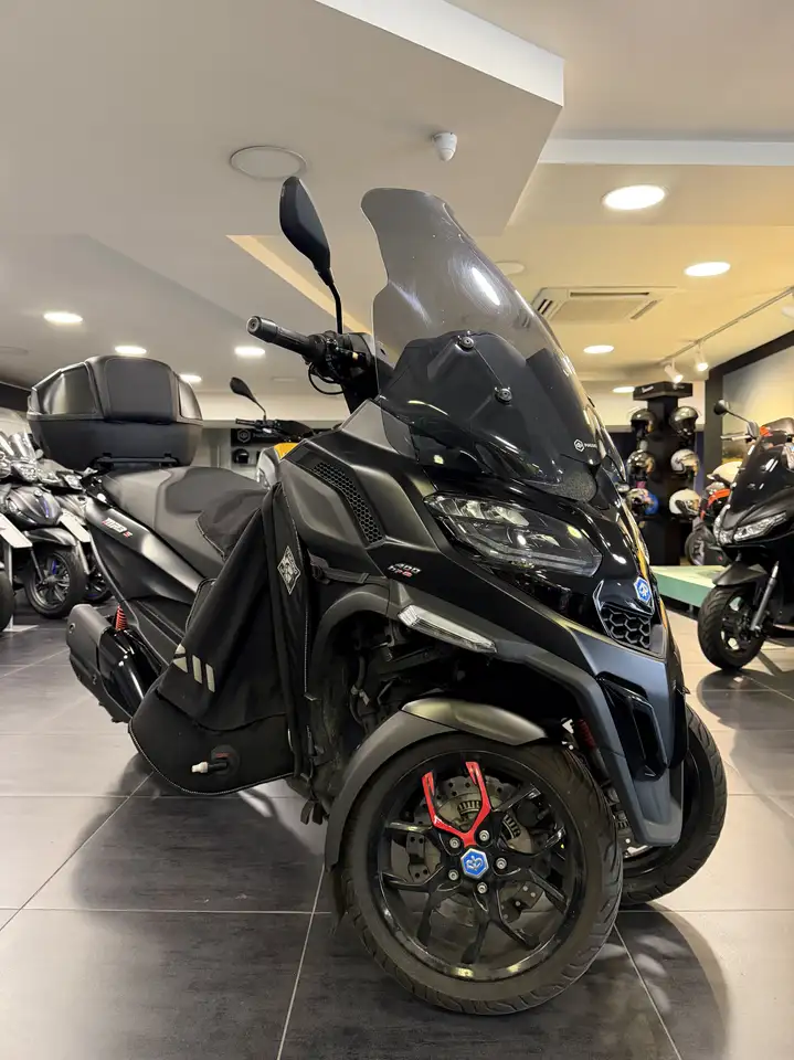 Piaggio MP3 400