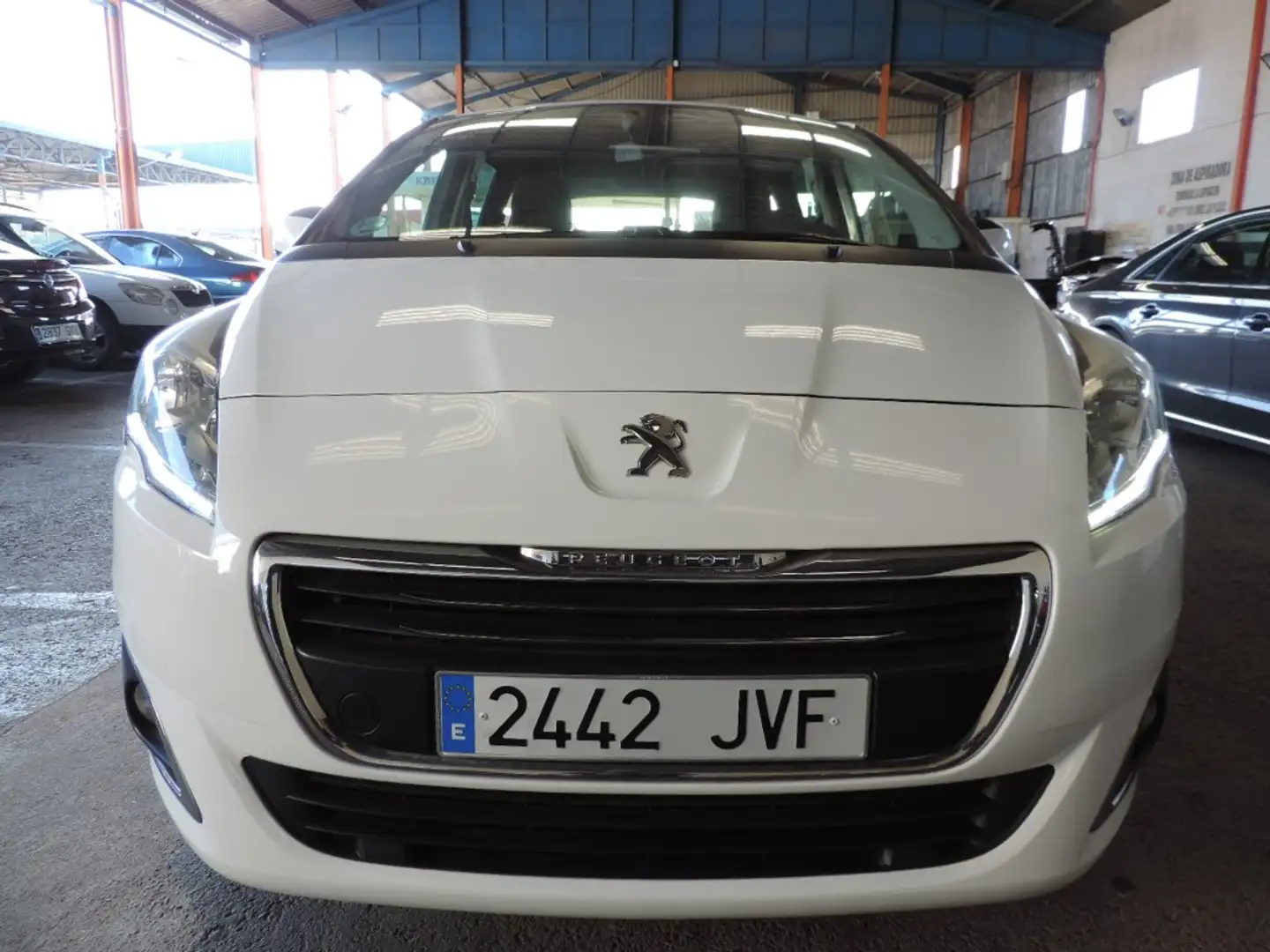 Peugeot 5008 2.0 BlueHDi Active 150 Wit - 2