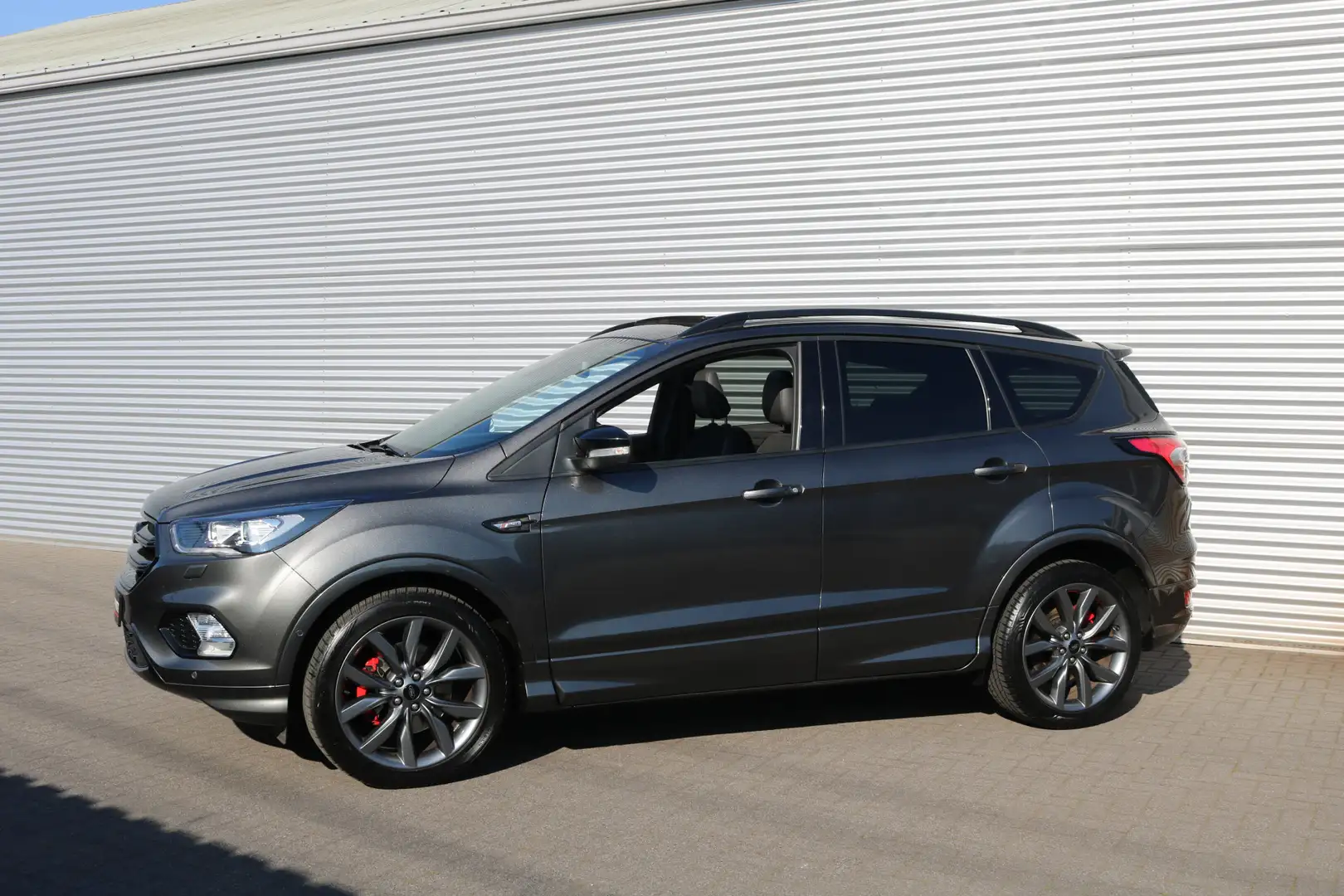 Ford Kuga 1.5 EcoBoost ST Line (Panoramadak Carplay Clima Na Grijs - 1