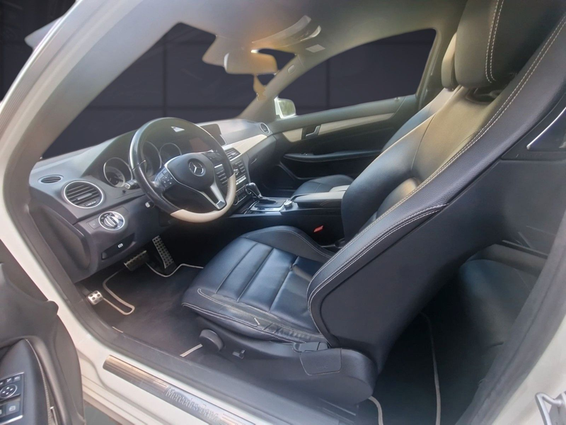 Mercedes-Benz C 250 COUPE CGI AMG-LINE/AUTM/LEDER/XENON/PDC — photo 11