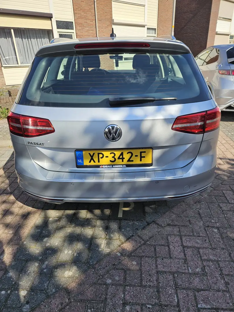 Volkswagen Passat 1.5 TSI CL Bns Zilver - 2