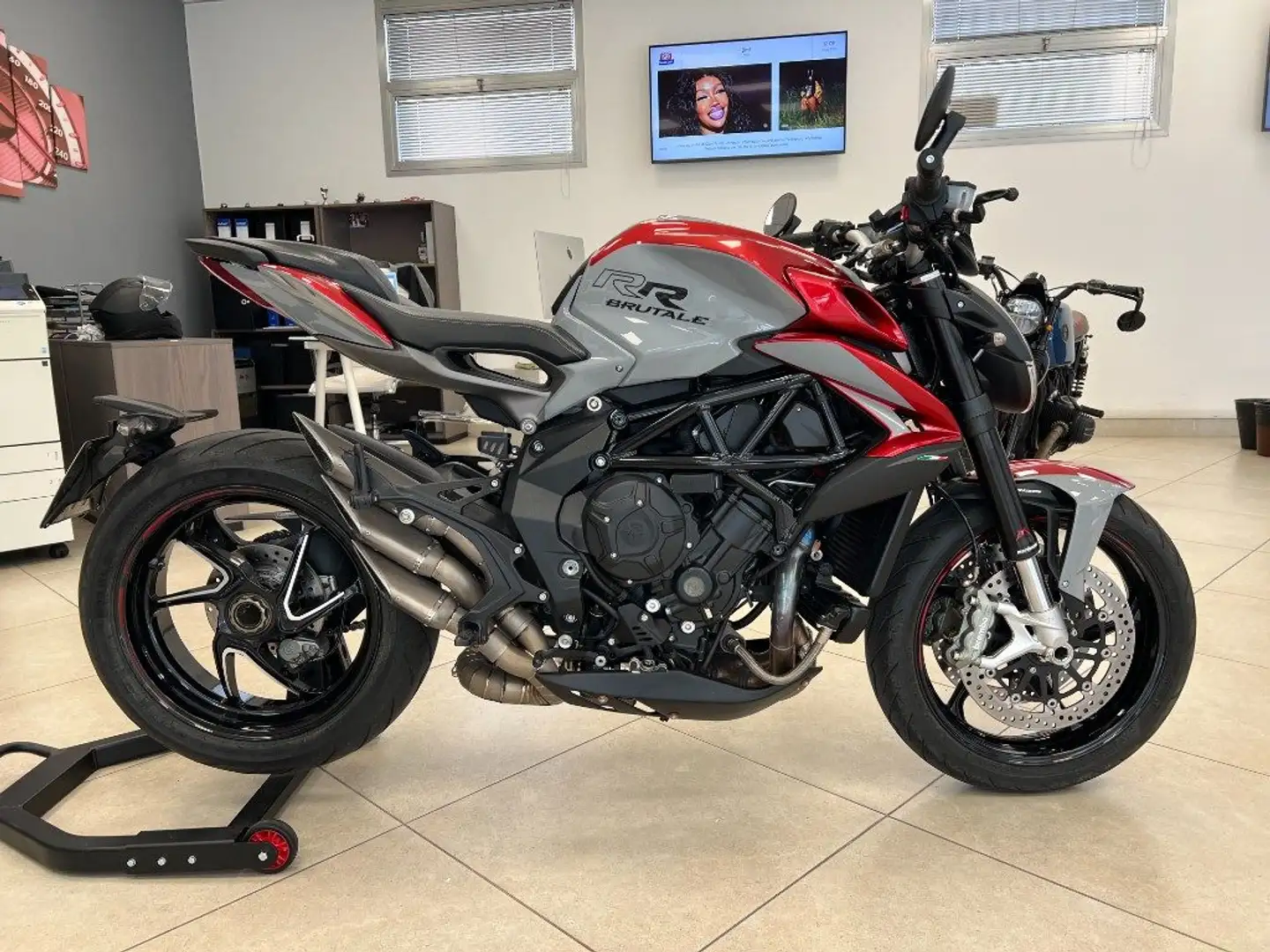 MV Agusta Brutale 800 MV AGUSTA BRUTALE 800 RR Gris - 1