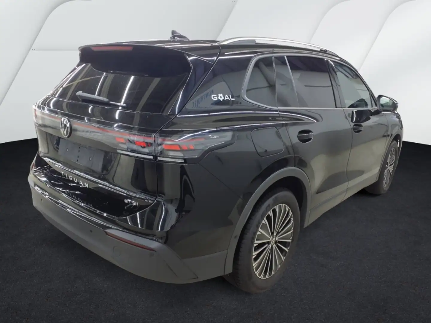 Volkswagen Tiguan 1.5 eTSI DSG Goal Matrix AHK Navi Rear View Schwarz - 2