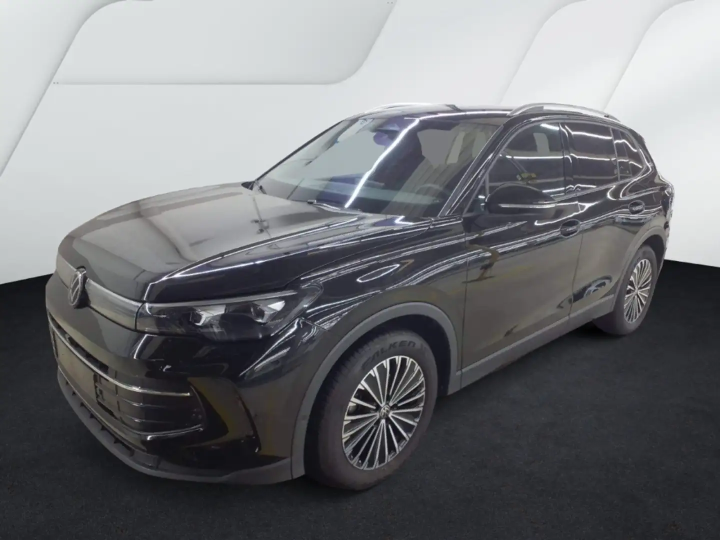 Volkswagen Tiguan 1.5 eTSI DSG Goal Matrix AHK Navi Rear View Schwarz - 1