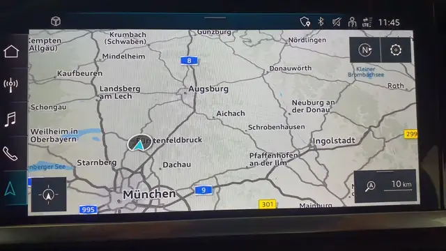 Audi Q3 view 14
