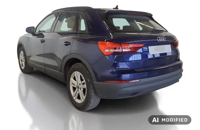 Audi Q3 view 3