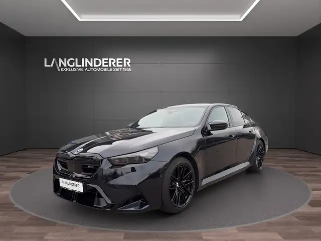 BMW M5 Limousine  Drivelogic ParkingAssistProf