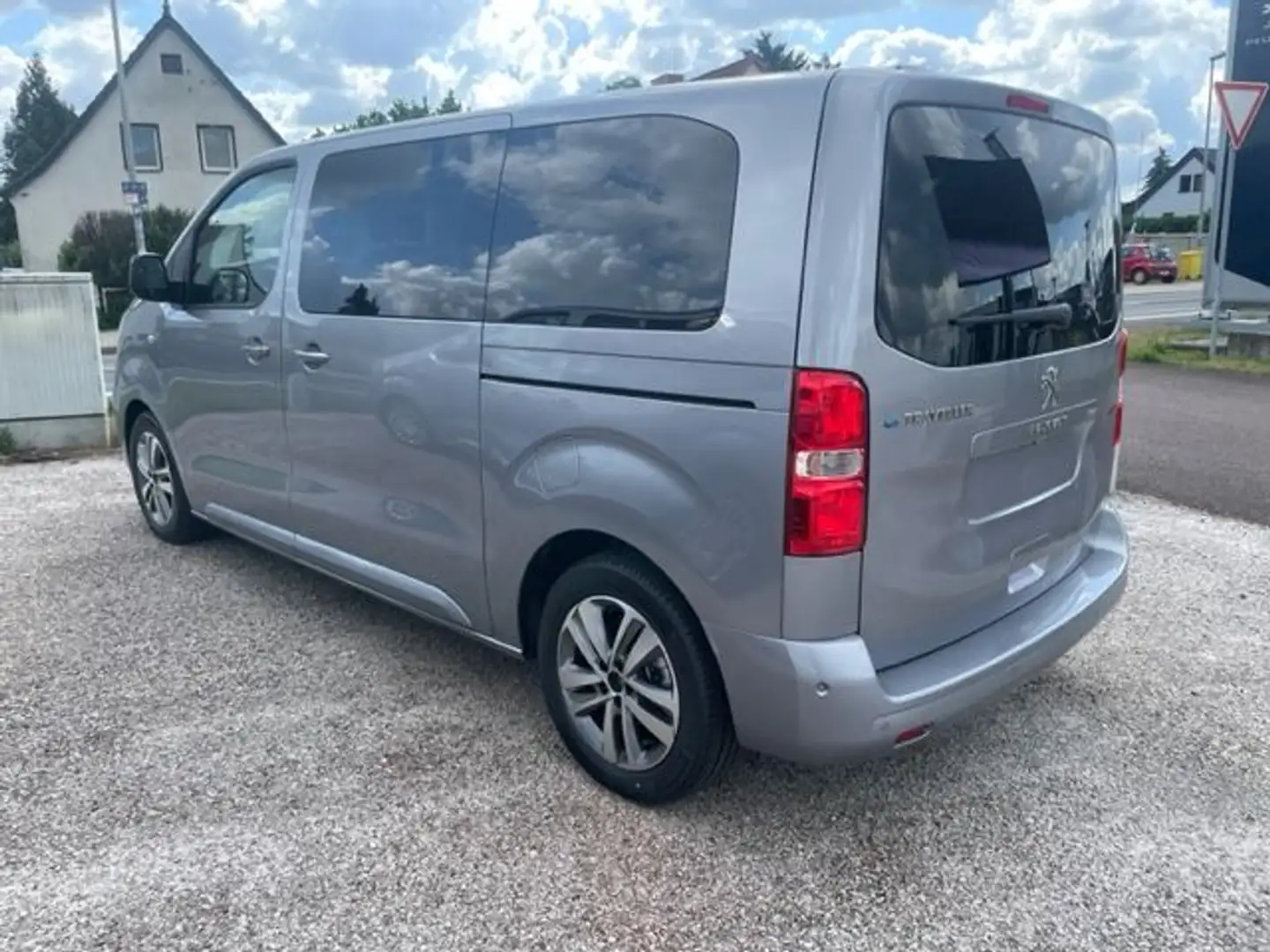 Peugeot Traveller e-Traveller L2 (75kWh) Allure Silber - 2