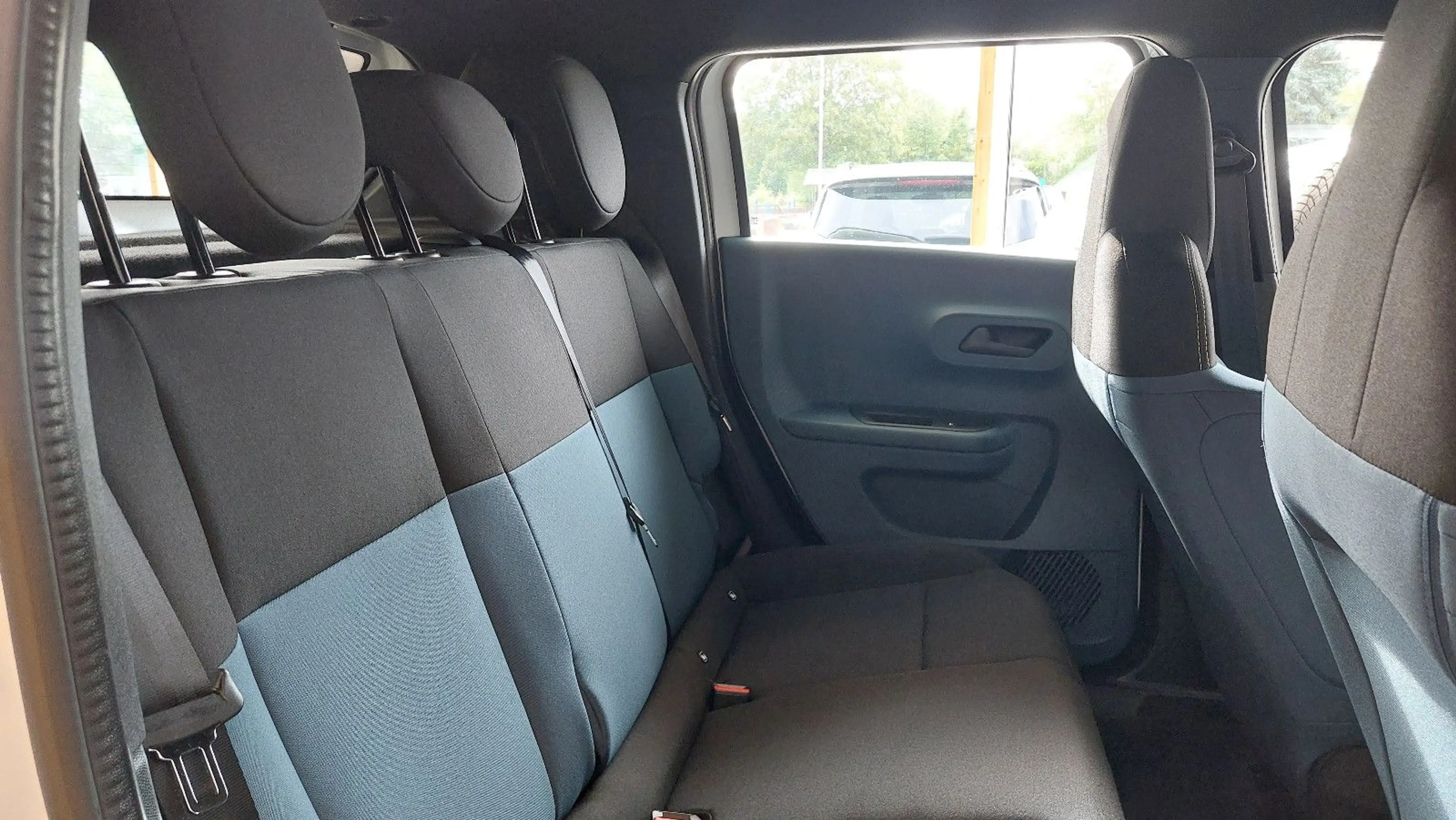 Fiat Grande Panda 1.2 Turbo 74 kW Icon — photo 15