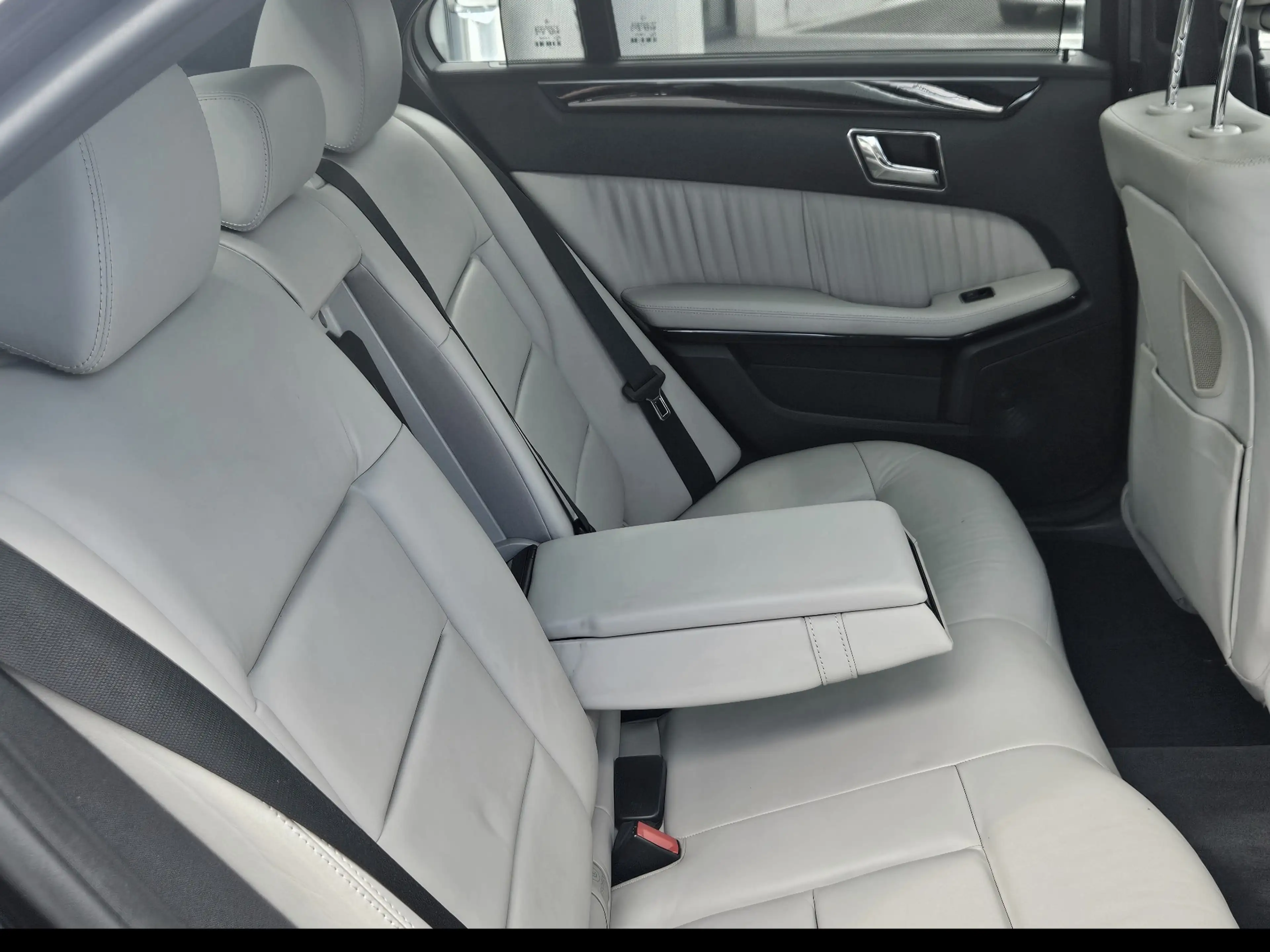 Mercedes-Benz E 350 E 350 CDI 4Matic (212.093) — photo 13