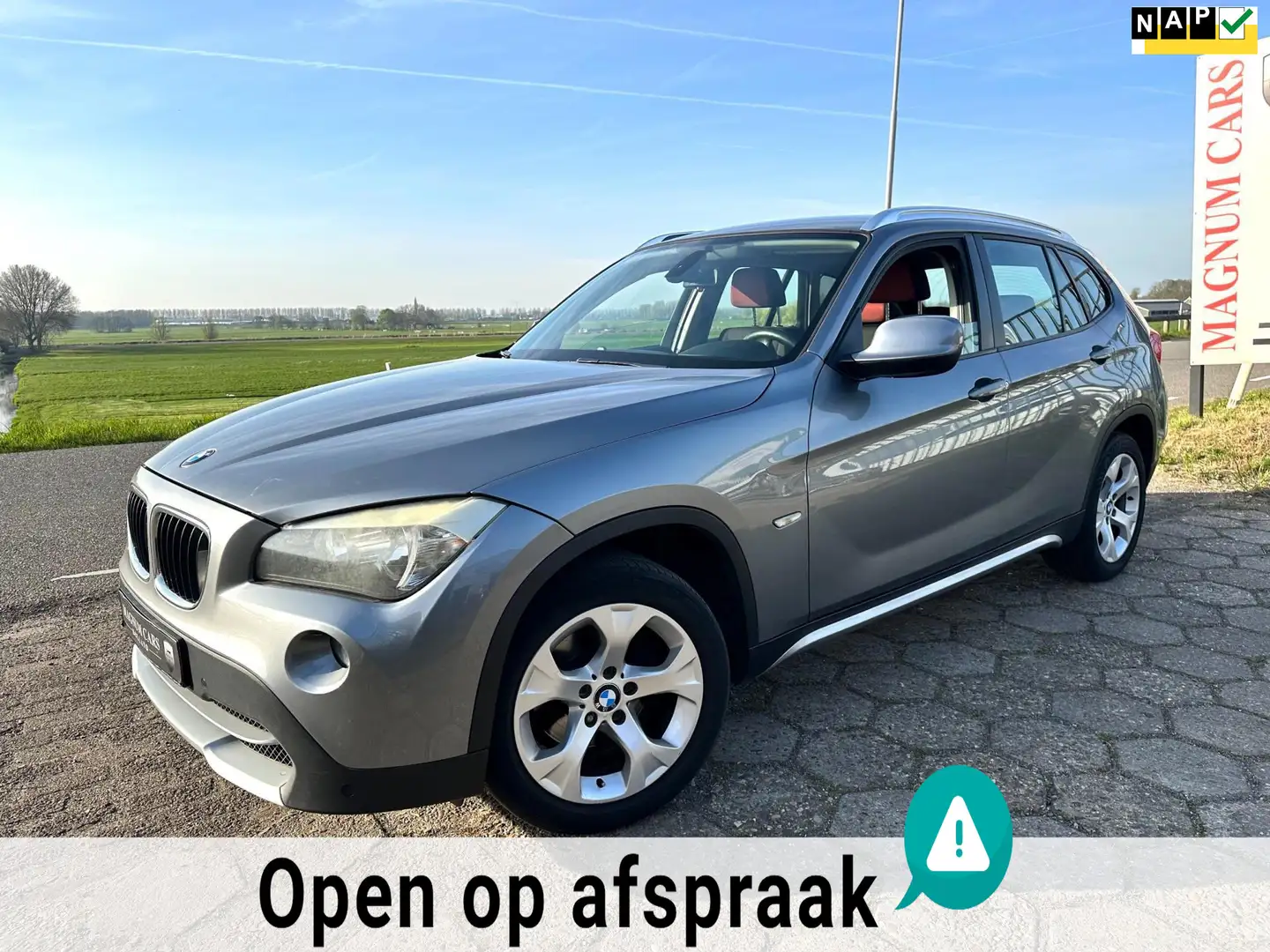 BMW X1 SDrive18i Executive 5D NAP Navi Scherm Airco Trekh Gris - 1