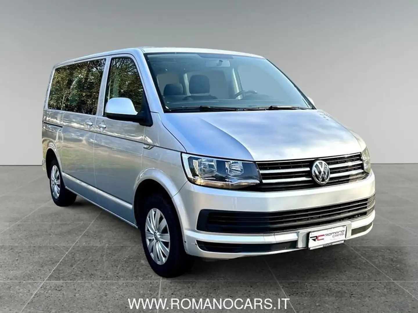 Volkswagen T6 Caravelle 2.0 150CV DSG Comfortline 8posti Срібний - 1