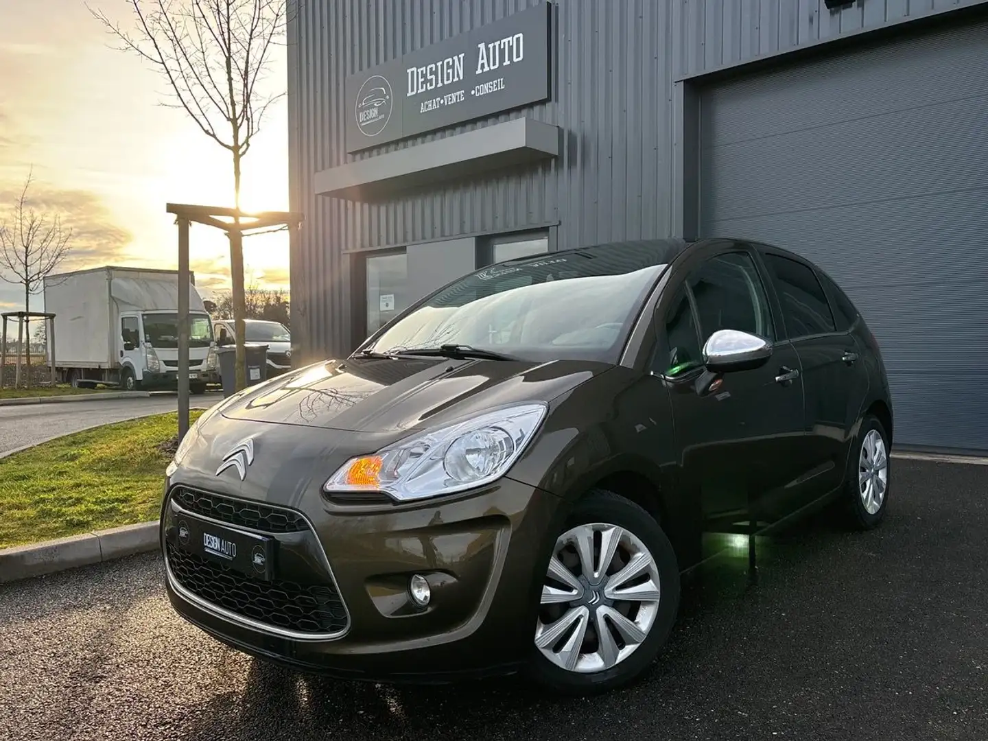Citroen C3 1.4 VTI 95 CH SELECTION 5 PORTES - HISTORIQUE COMPLET Brun - 1