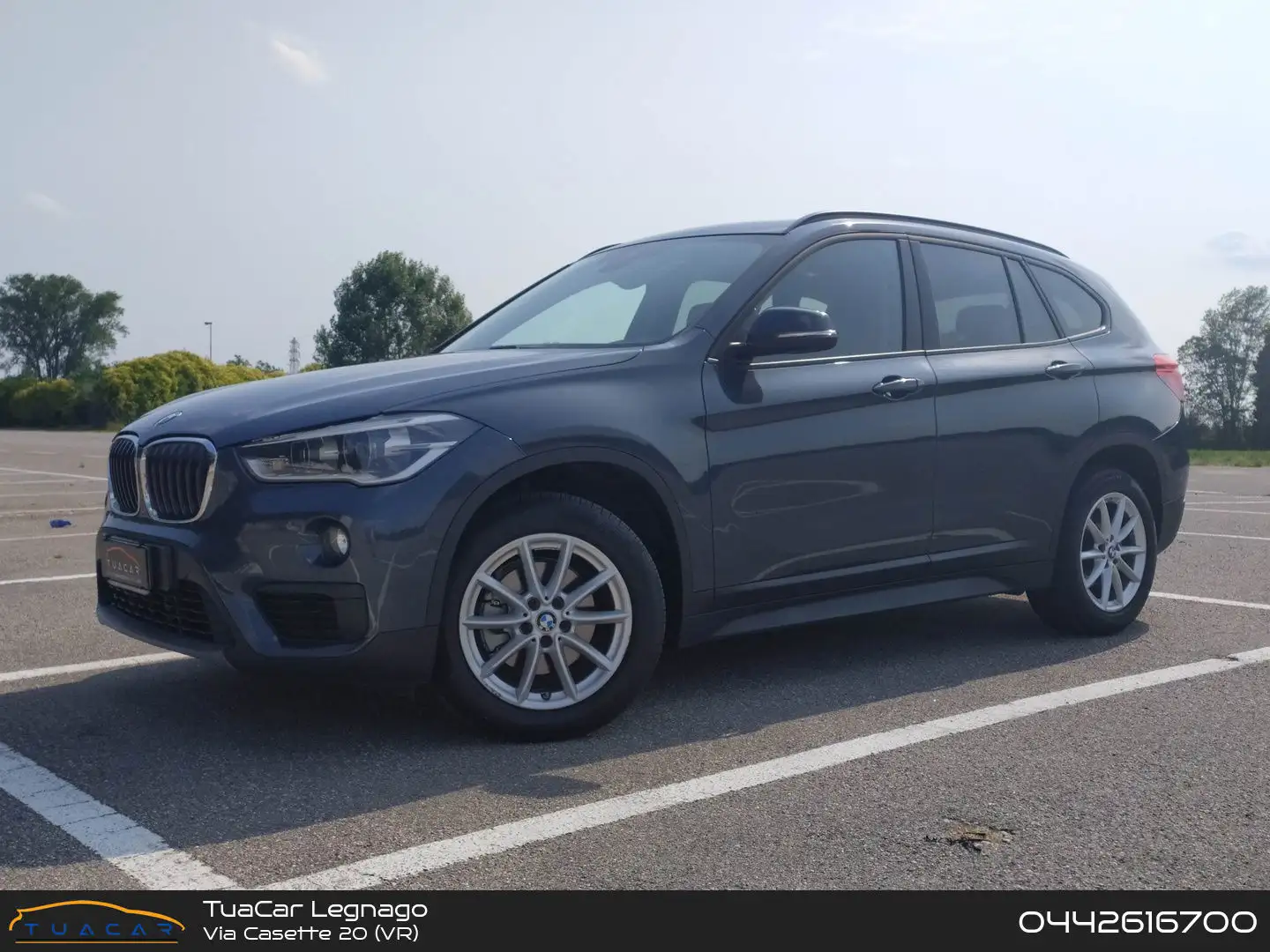 BMW X1 Business 18 d Grijs - 1