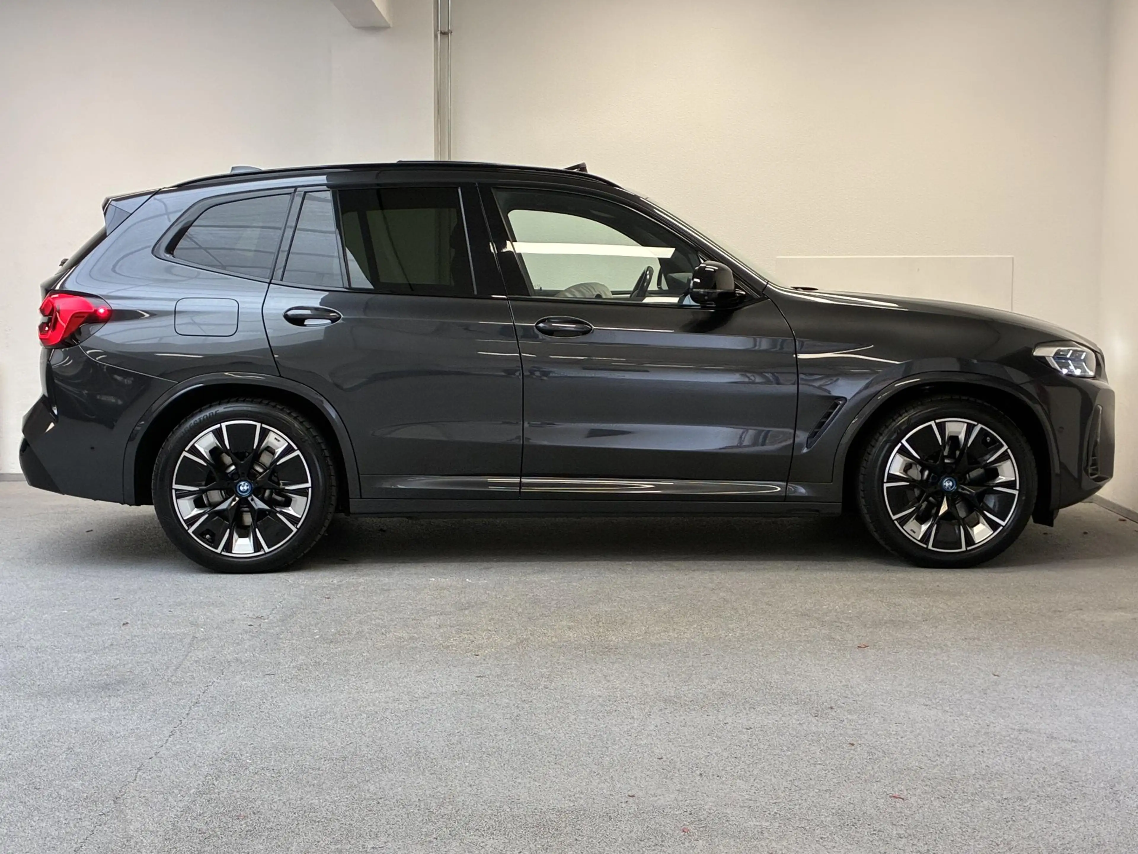 BMW iX3 M-Sport Shadow Line 80 kWh | 93% SOH | TREKHAAK | — photo 8