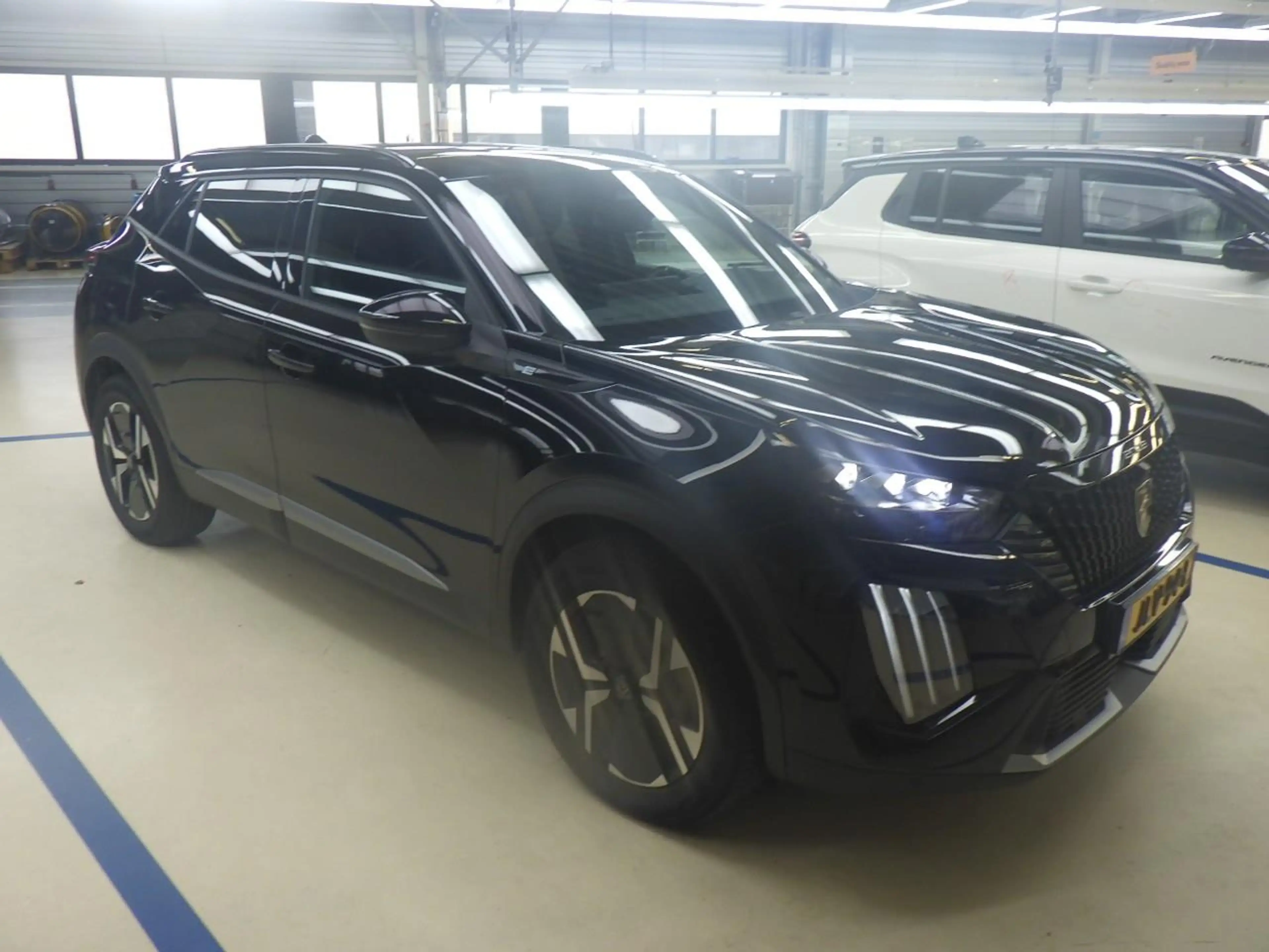 Peugeot e-2008 EV GT Avantage 54 kWh | Fase 3 laden | SOH 98% | M — photo 2