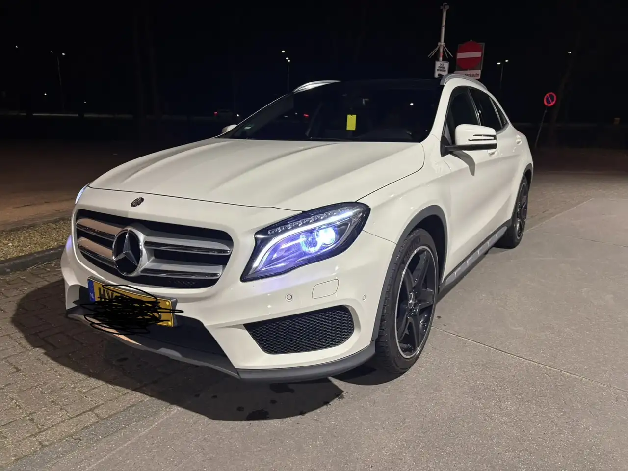 Mercedes-Benz GLA 180