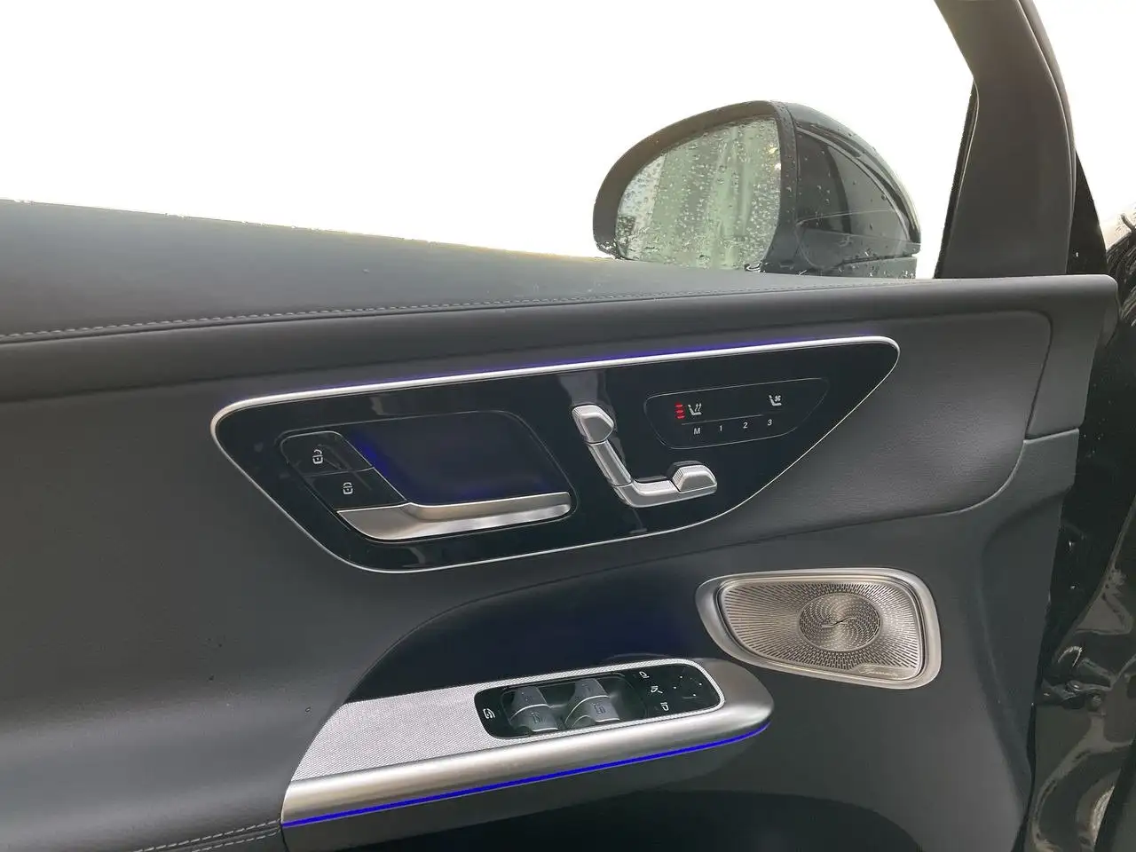 Mercedes-Benz GLC снимка Mercedes-Benz GLC