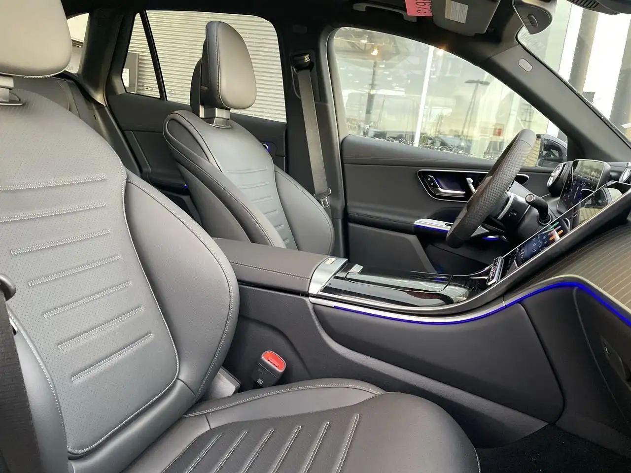 Mercedes-Benz GLC снимка Mercedes-Benz GLC