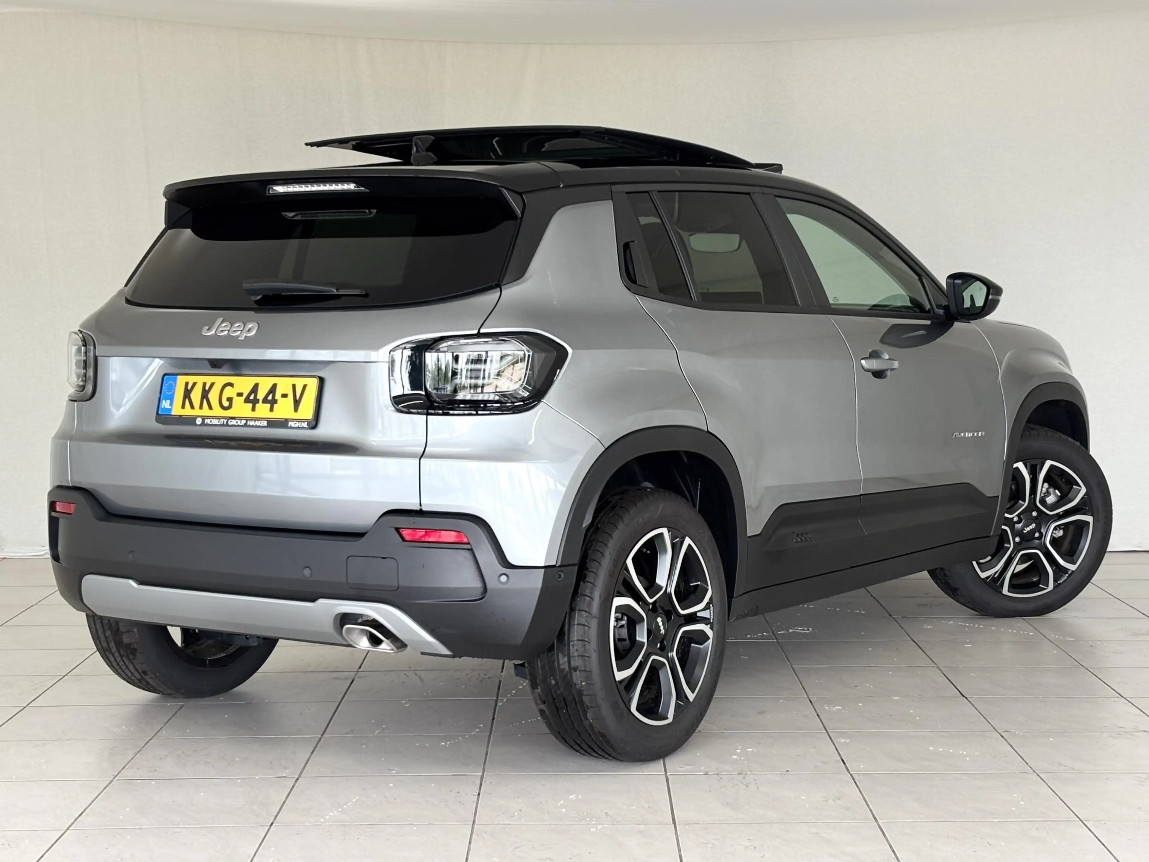 Jeep Avenger 1.2 e-Hybrid Summit | Apple/Android | Panoramadak — photo 9