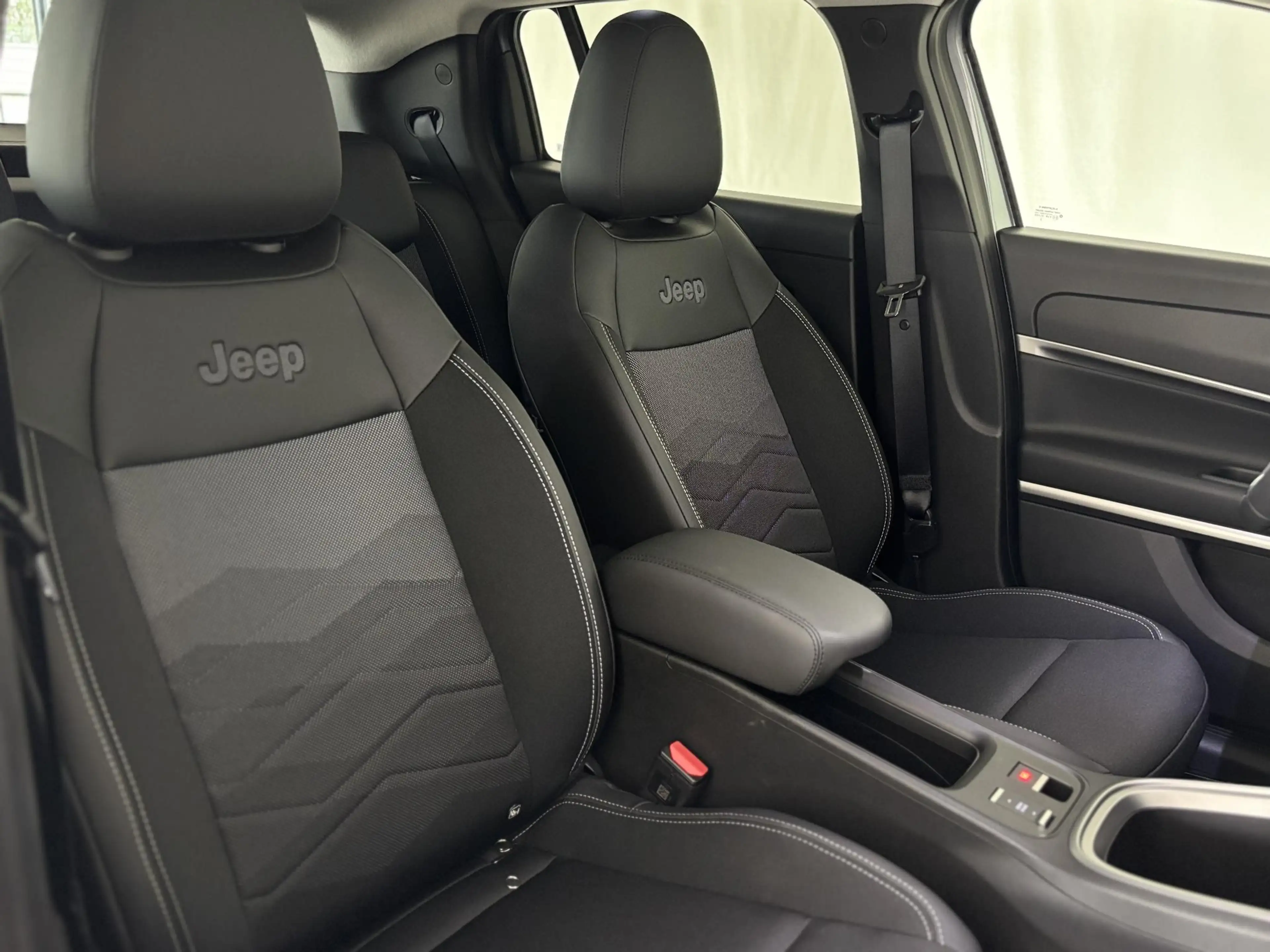 Jeep Avenger 1.2 e-Hybrid Summit | Apple/Android | Panoramadak — photo 7