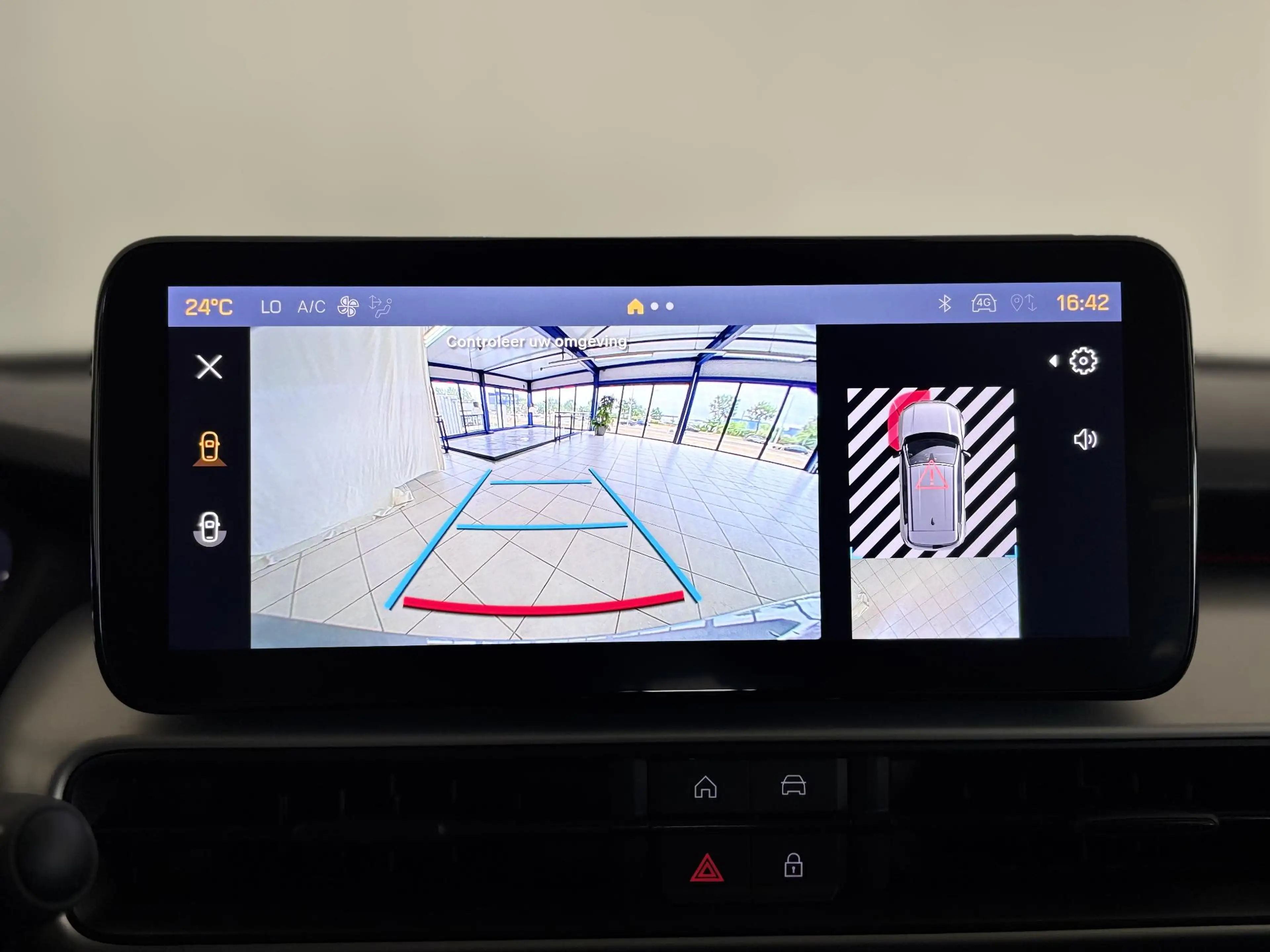 Jeep Avenger 1.2 e-Hybrid Summit | Apple/Android | Panoramadak — photo 24
