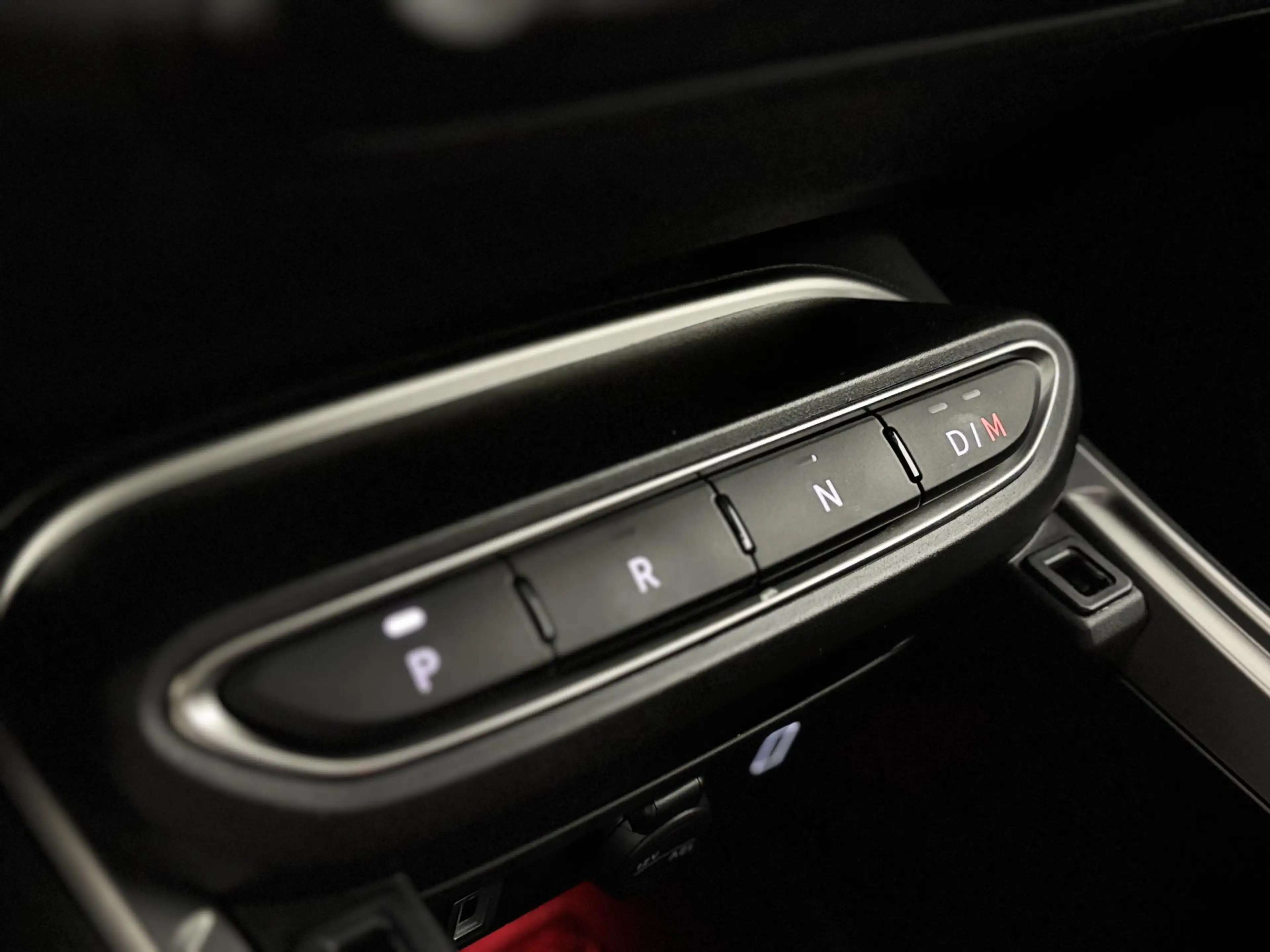 Jeep Avenger 1.2 e-Hybrid Summit | Apple/Android | Panoramadak — photo 28