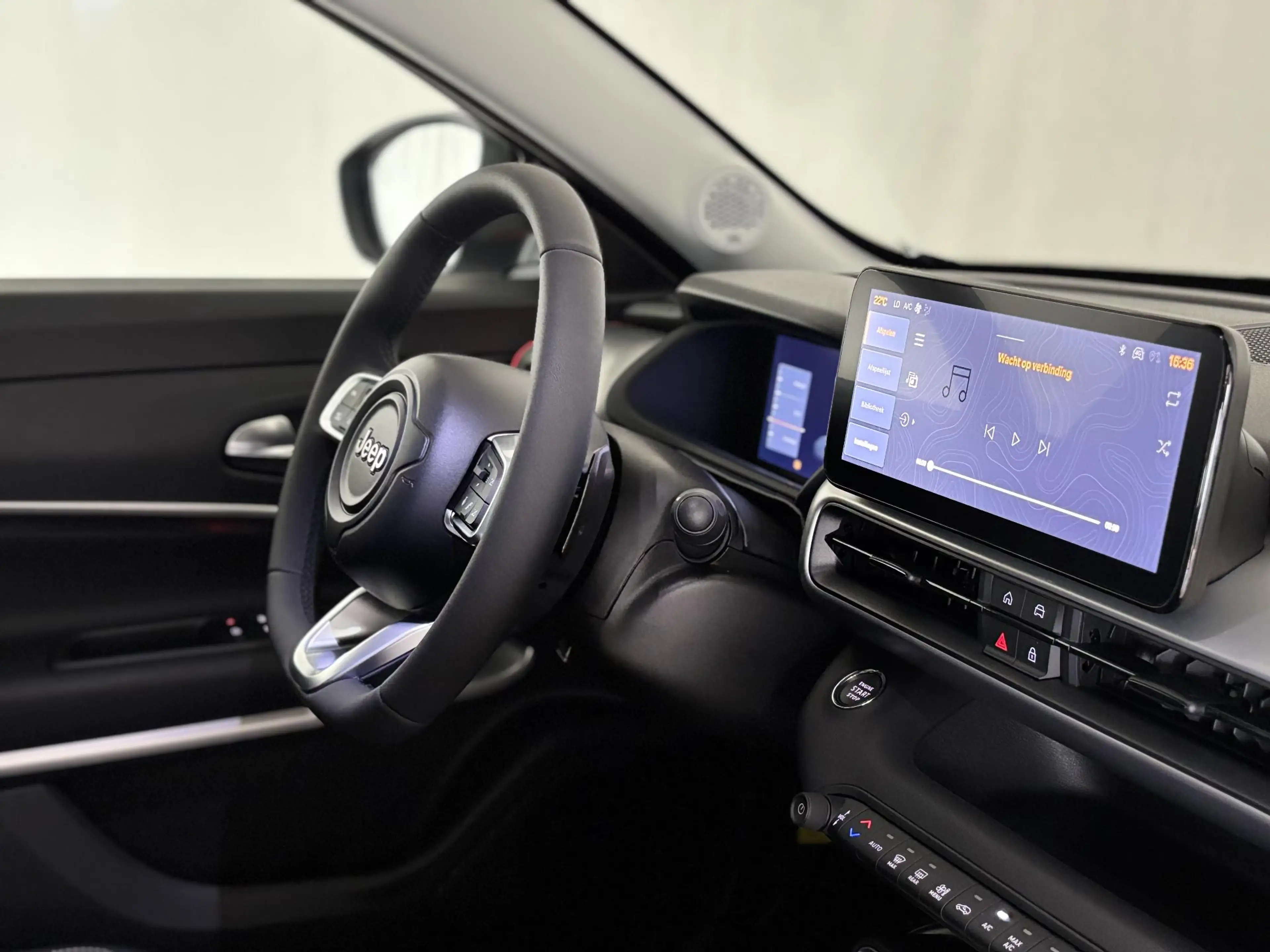 Jeep Avenger 1.2 e-Hybrid Summit | Apple/Android | Panoramadak — photo 3