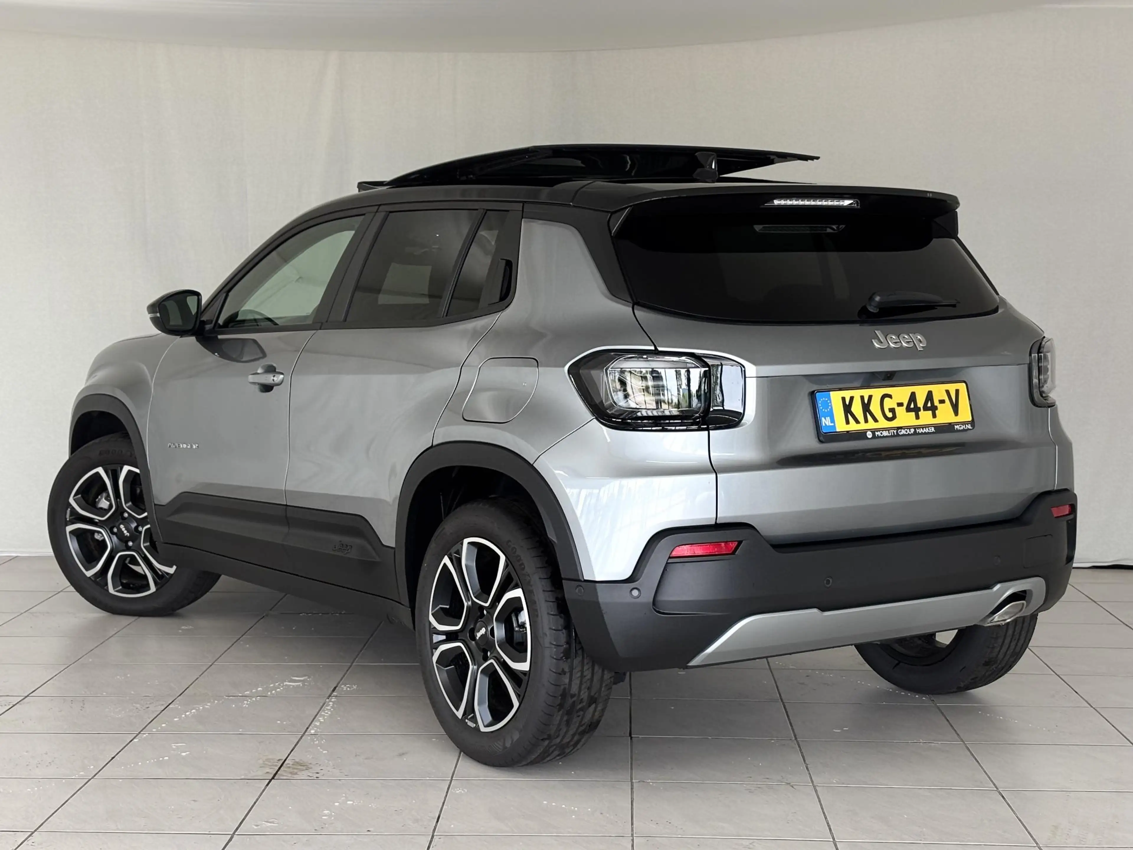 Jeep Avenger 1.2 e-Hybrid Summit | Apple/Android | Panoramadak — photo 12