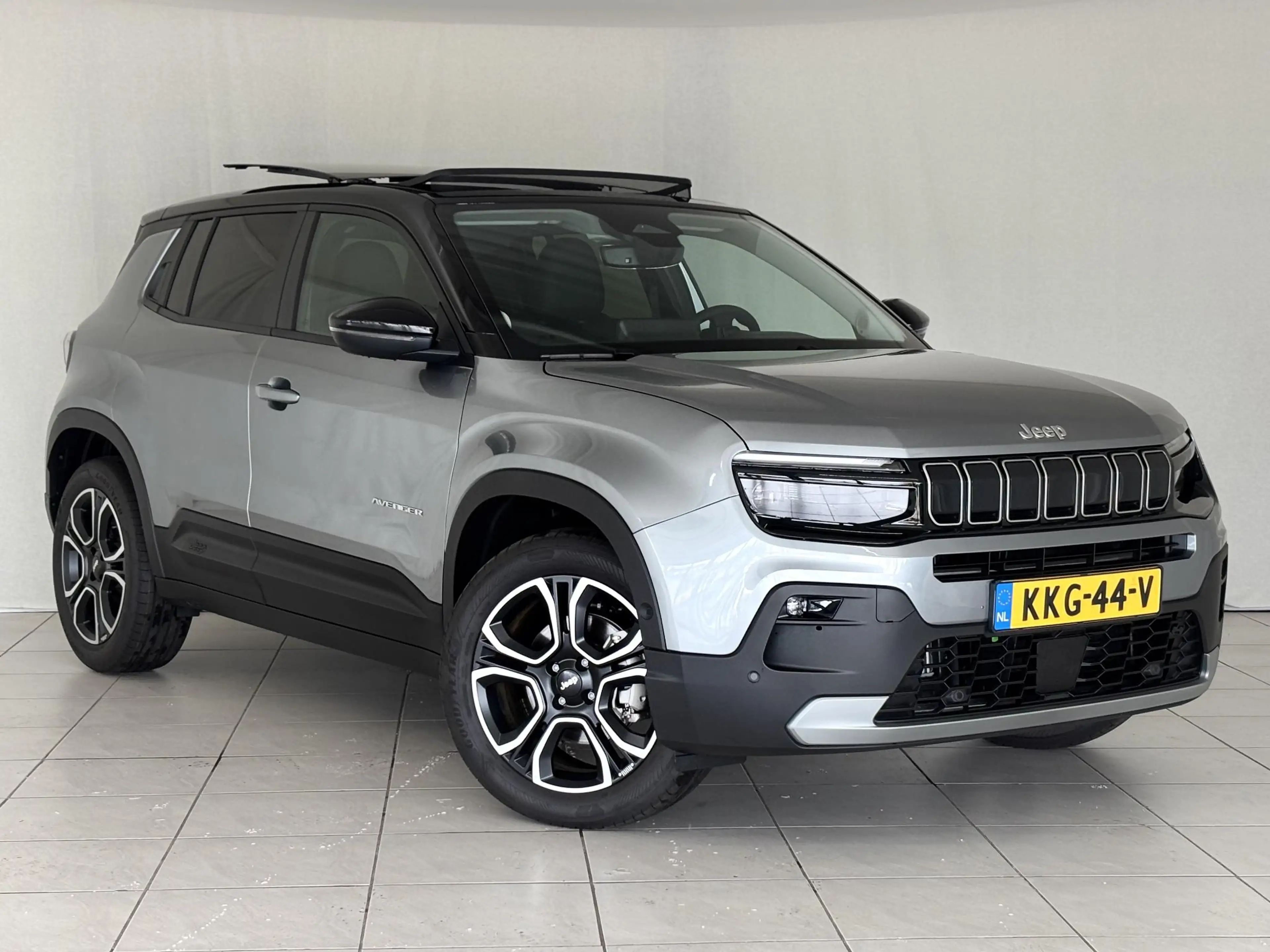 Jeep Avenger 1.2 e-Hybrid Summit | Apple/Android | Panoramadak — photo 6
