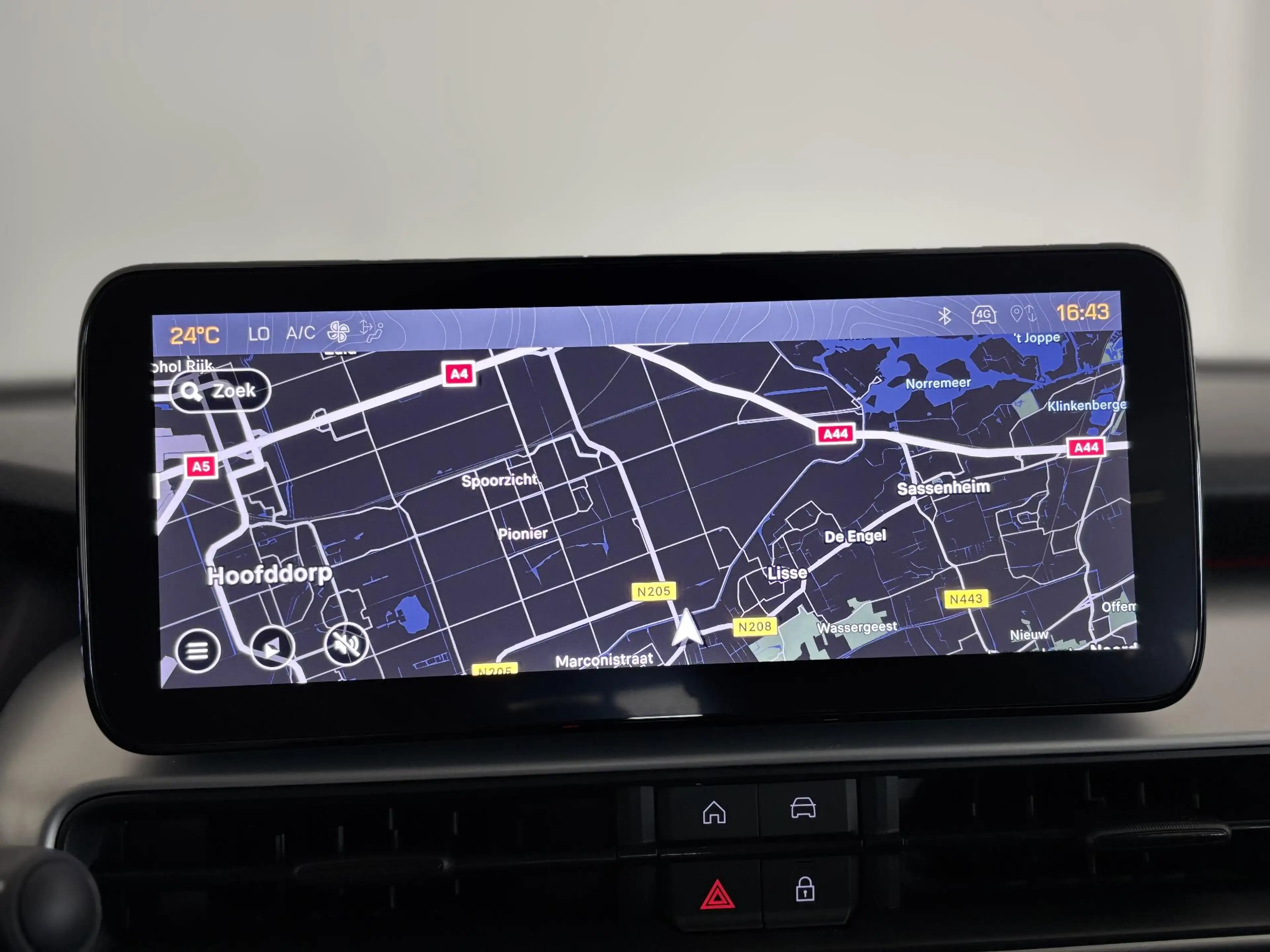 Jeep Avenger 1.2 e-Hybrid Summit | Apple/Android | Panoramadak — photo 25