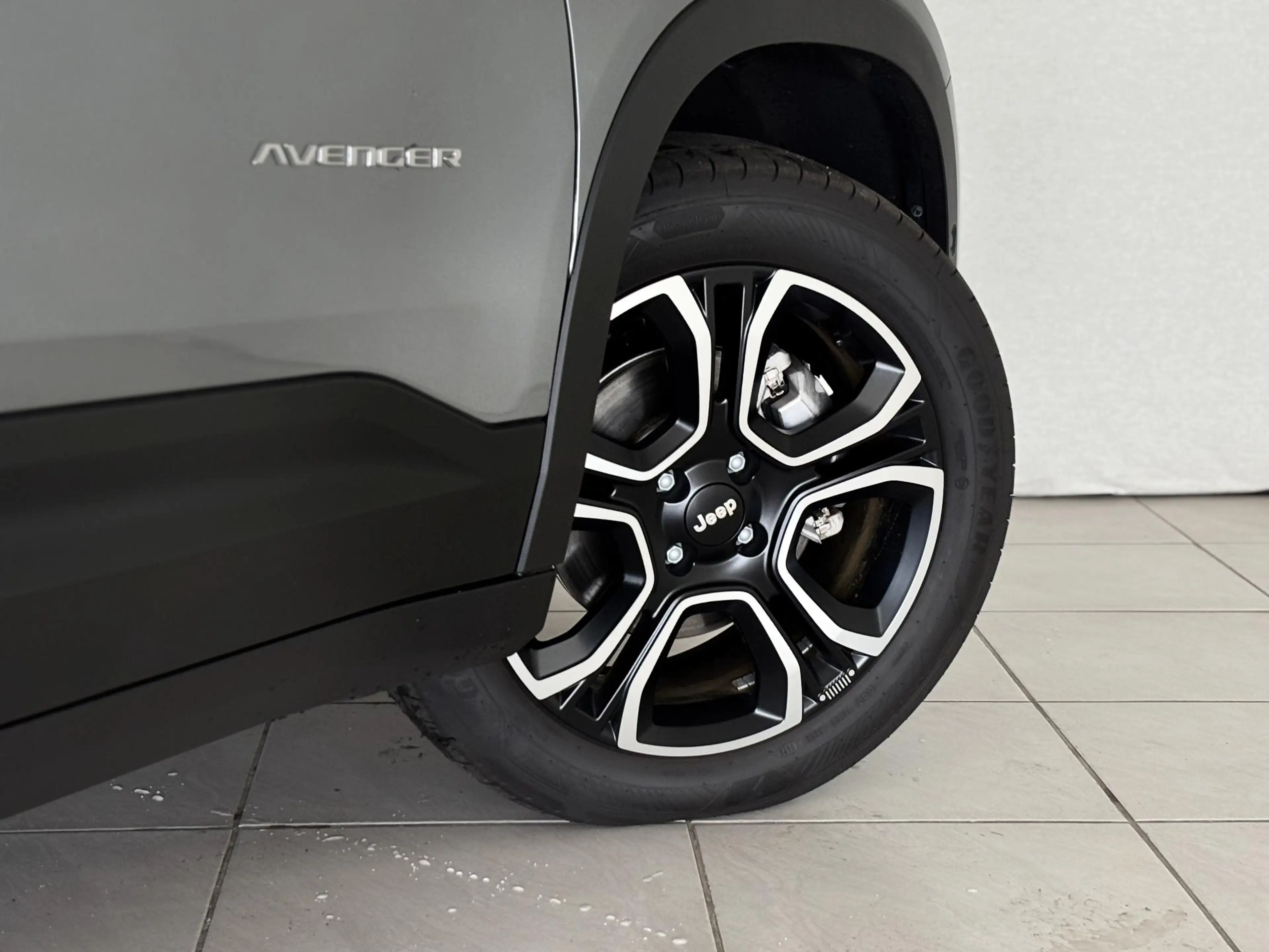 Jeep Avenger 1.2 e-Hybrid Summit | Apple/Android | Panoramadak — photo 18