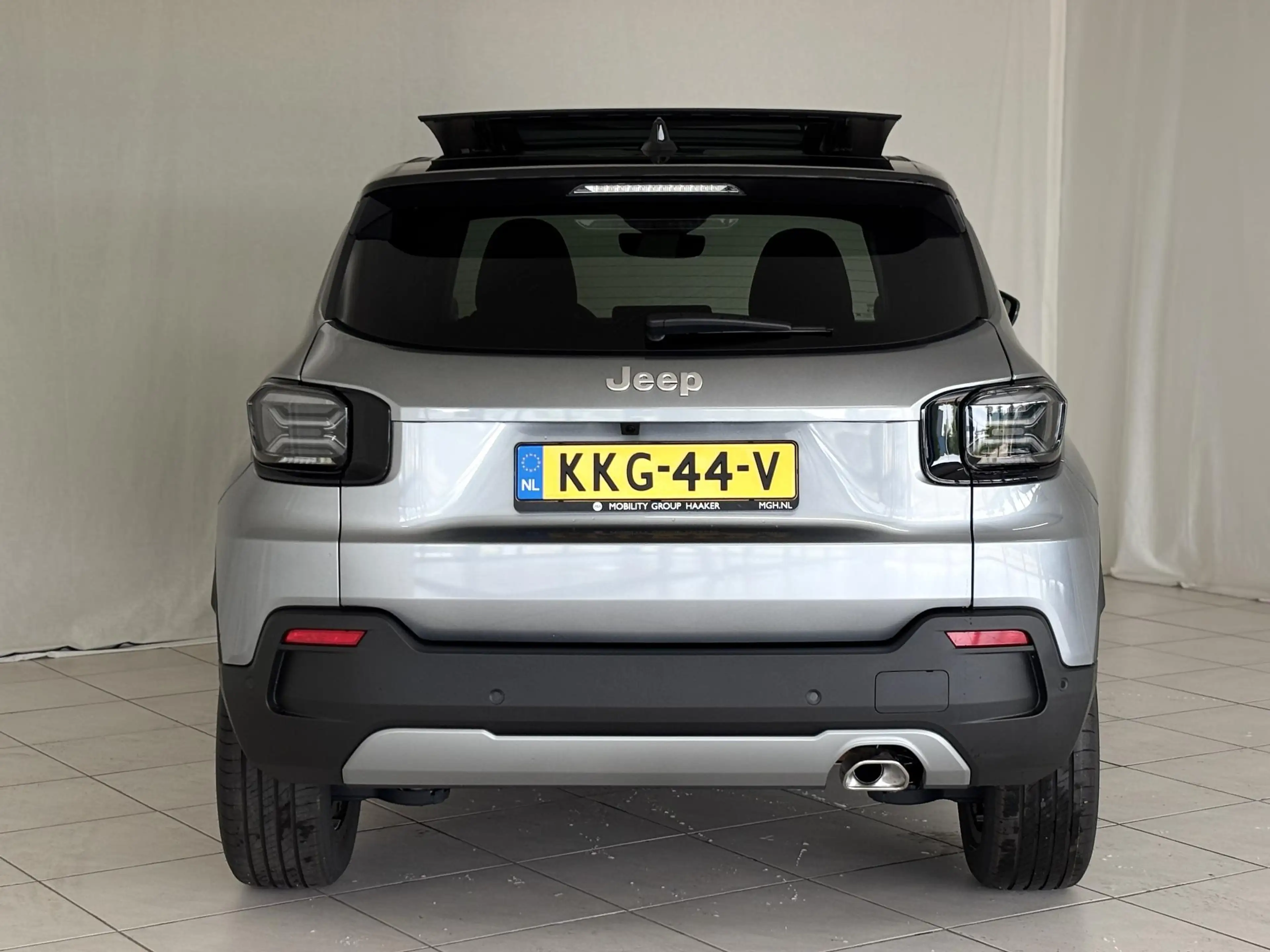 Jeep Avenger 1.2 e-Hybrid Summit | Apple/Android | Panoramadak — photo 11