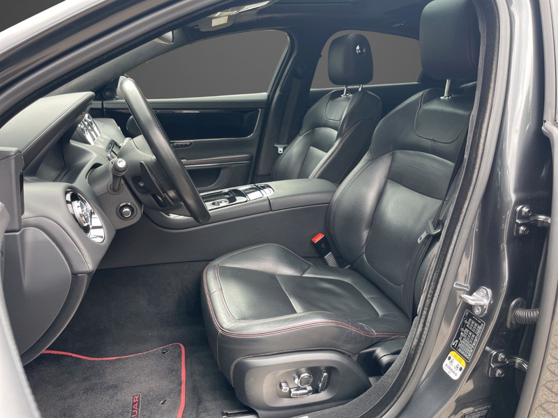 Jaguar XJ R-Sport 3.0 V6 Kompressor AWD — photo 11