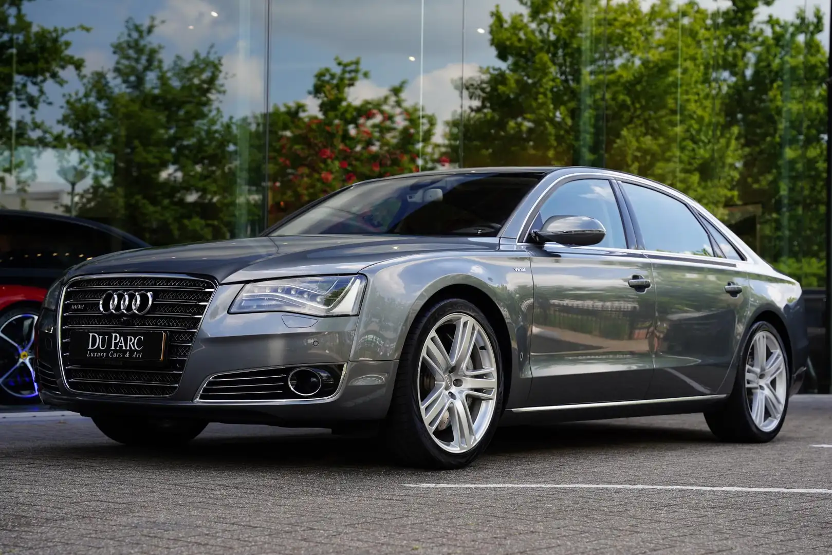 Audi A8 6.3 W12 Quattro Lang Exclusive Grijs - 1