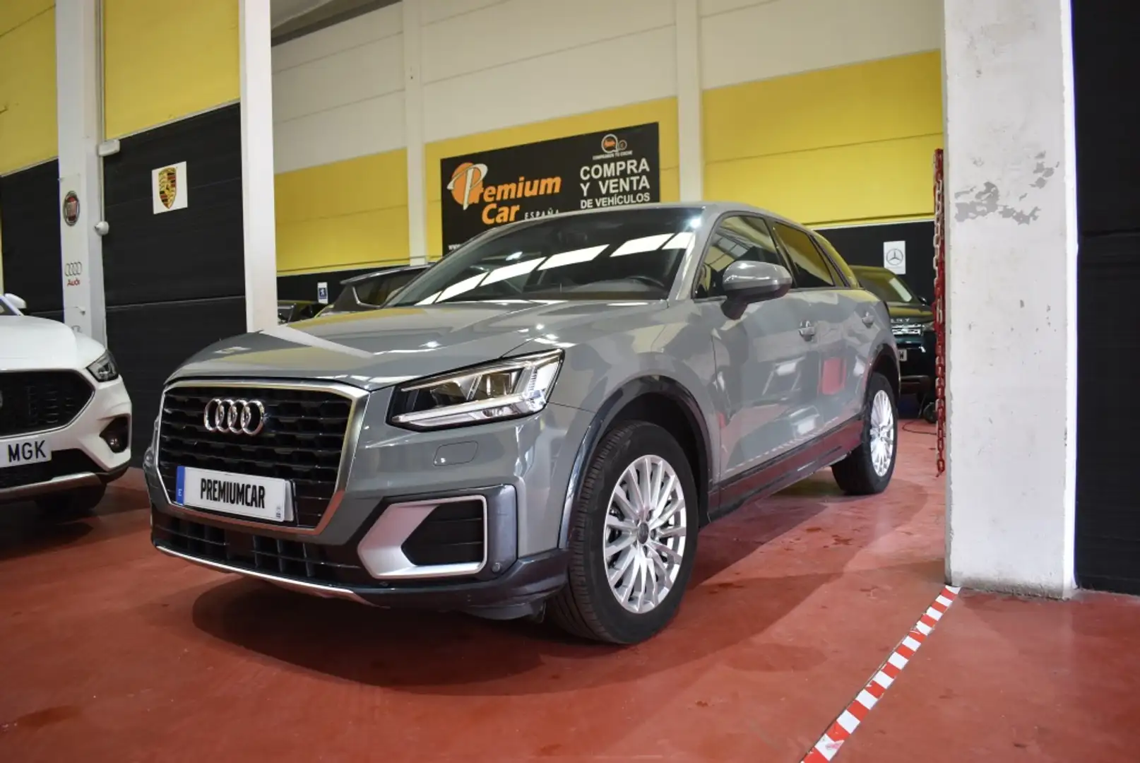 Audi Q2 1.0 TFSI Advanced 85kW Gris - 1
