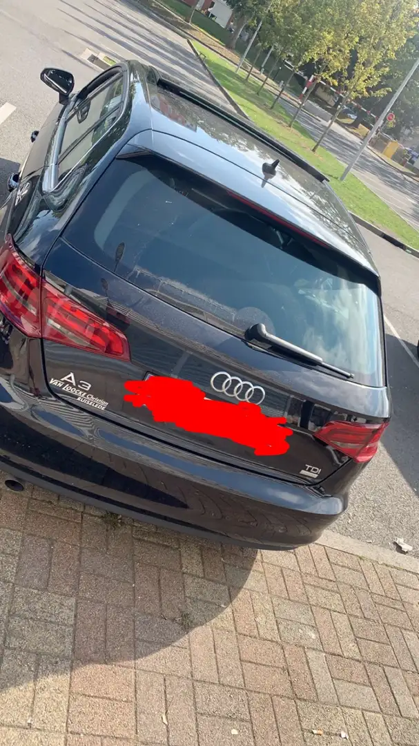 Audi A3 1.6 TDi Attraction Noir - 1