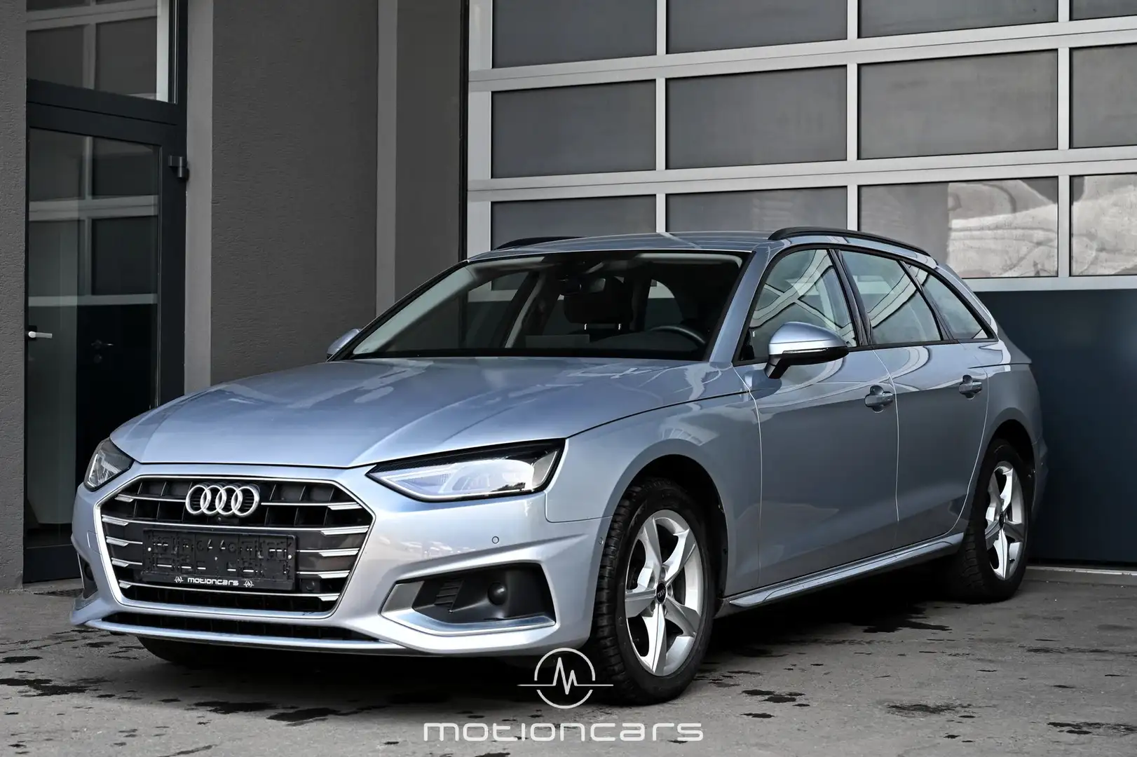 Audi A4 35 2.0 TDI advanced Srebrny - 1